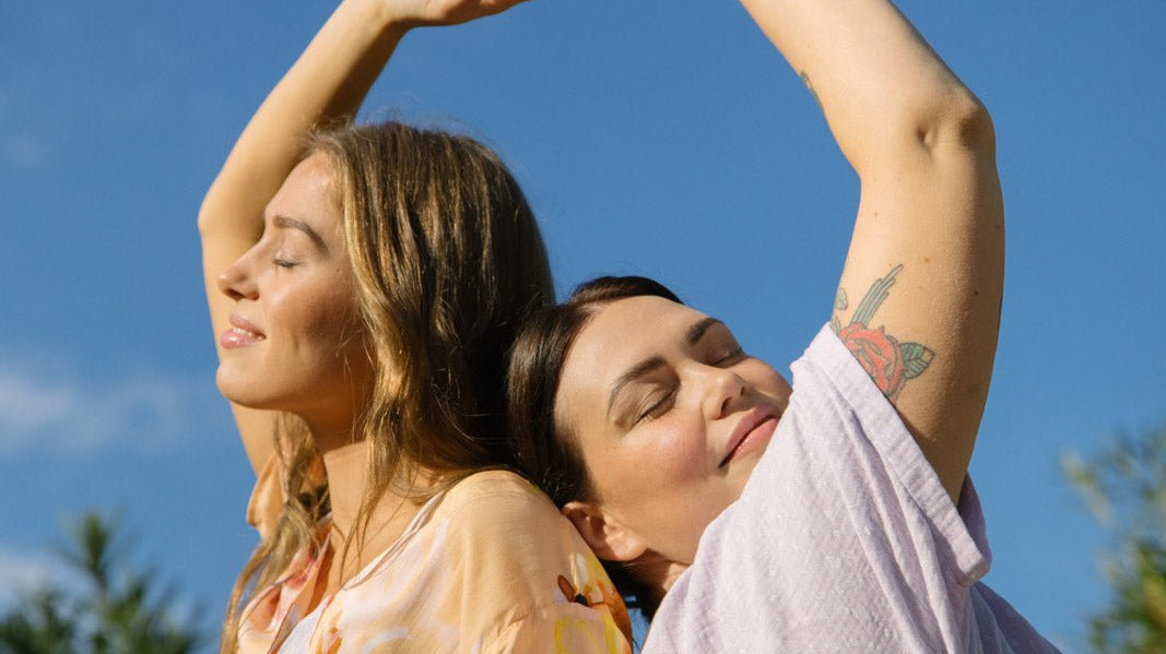 Summer Charms -mallisto ilottelee rohkeilla voima-asuilla ja rennoilla univormuilla! - Kaiko Clothing Company Oy