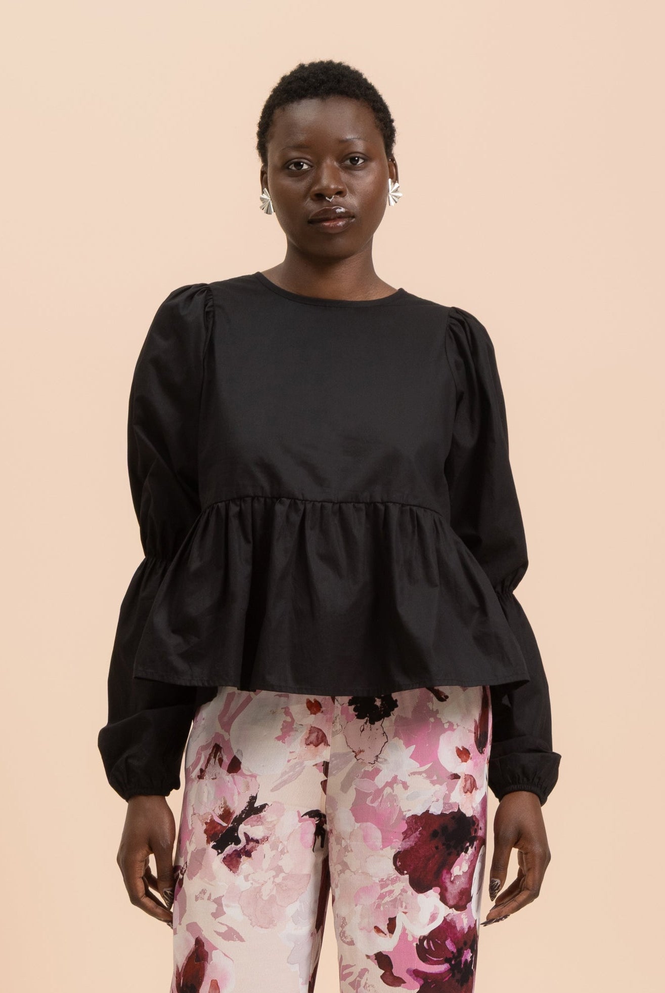 | modelheight:165, size:XS