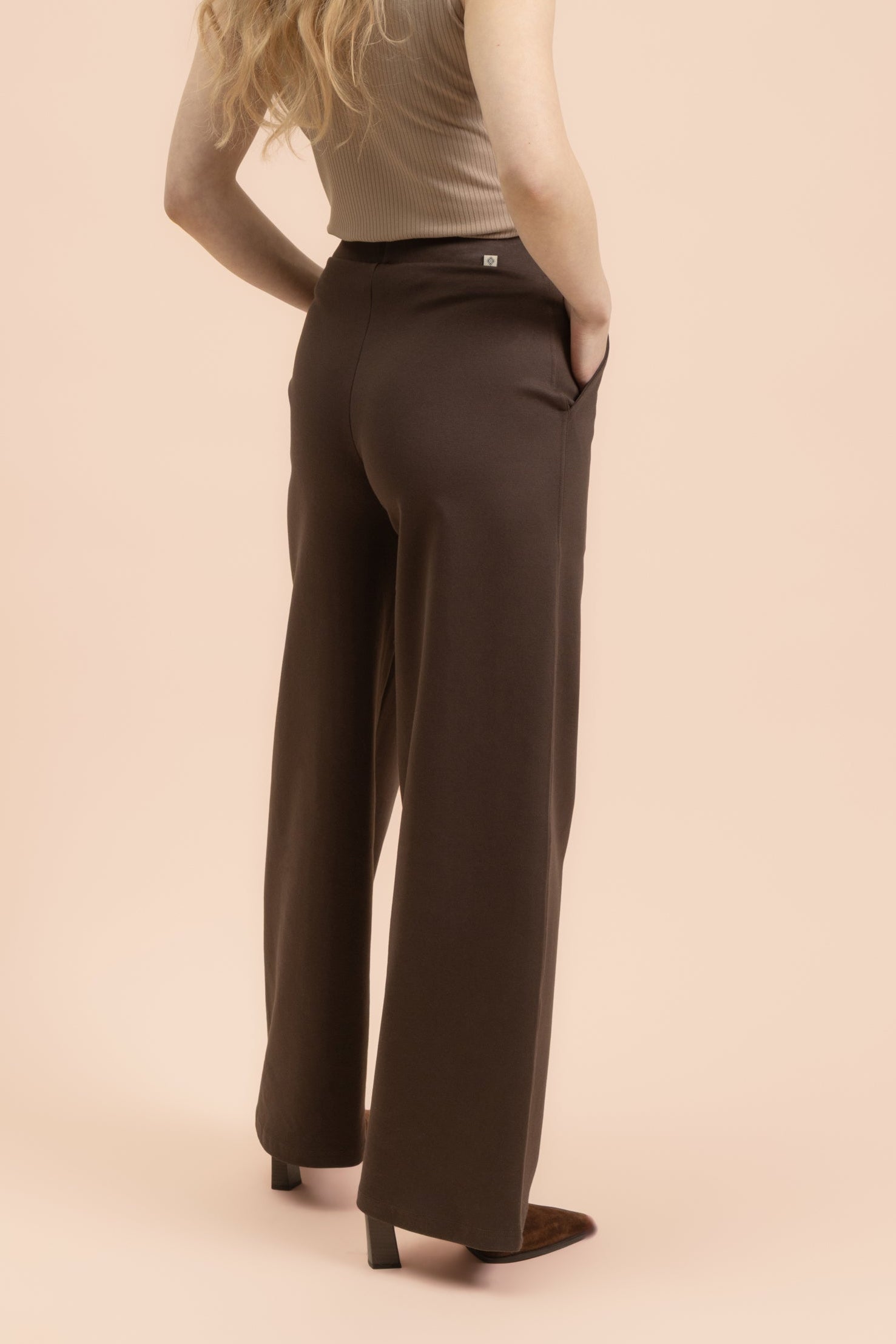 | modelheight:165, size:XS