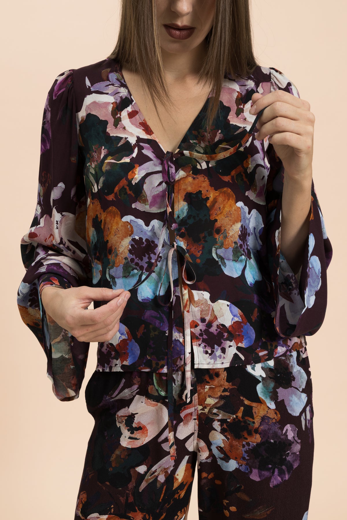 | modelheight:175, size:XS