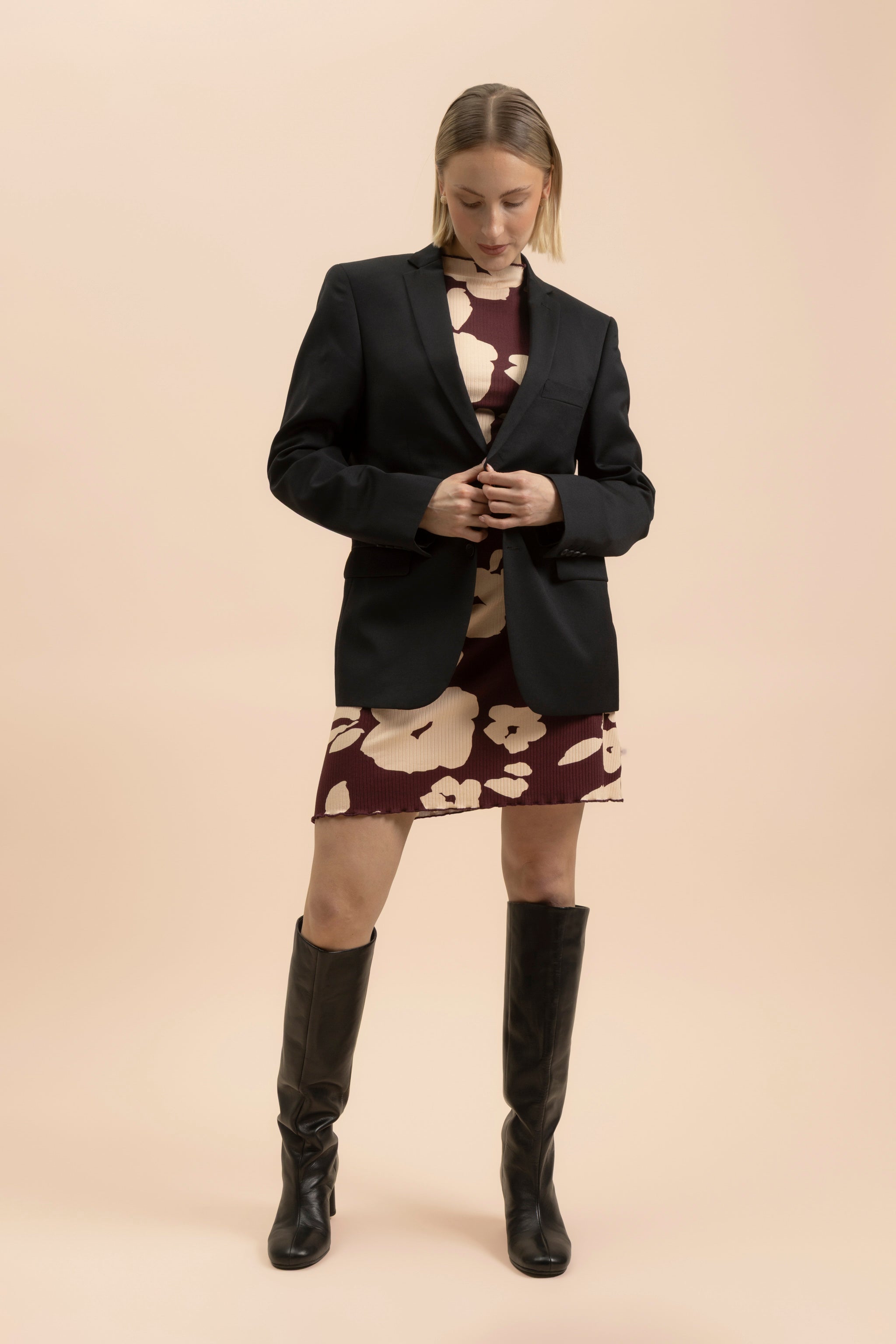 | modelheight:172, size:XS
