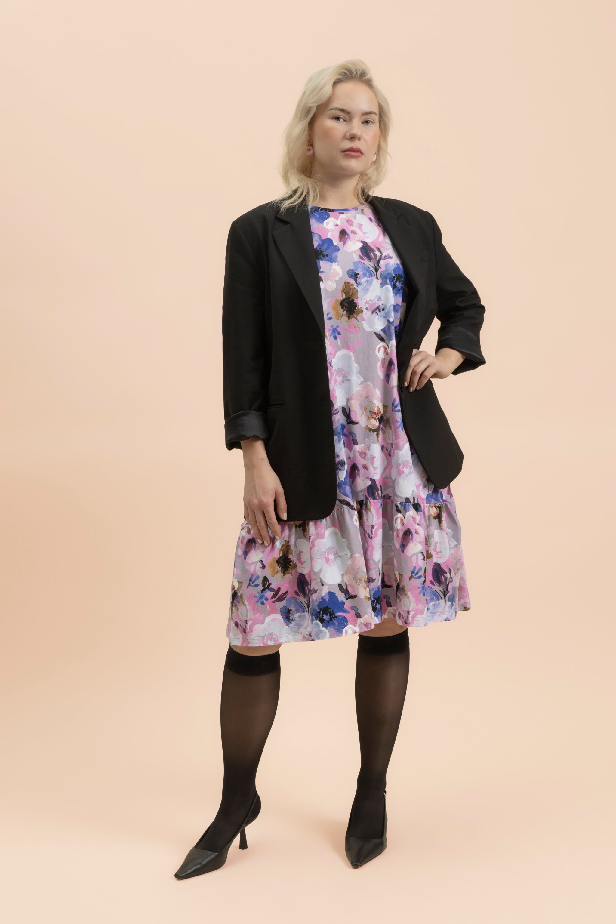 | modelheight:169, size:M