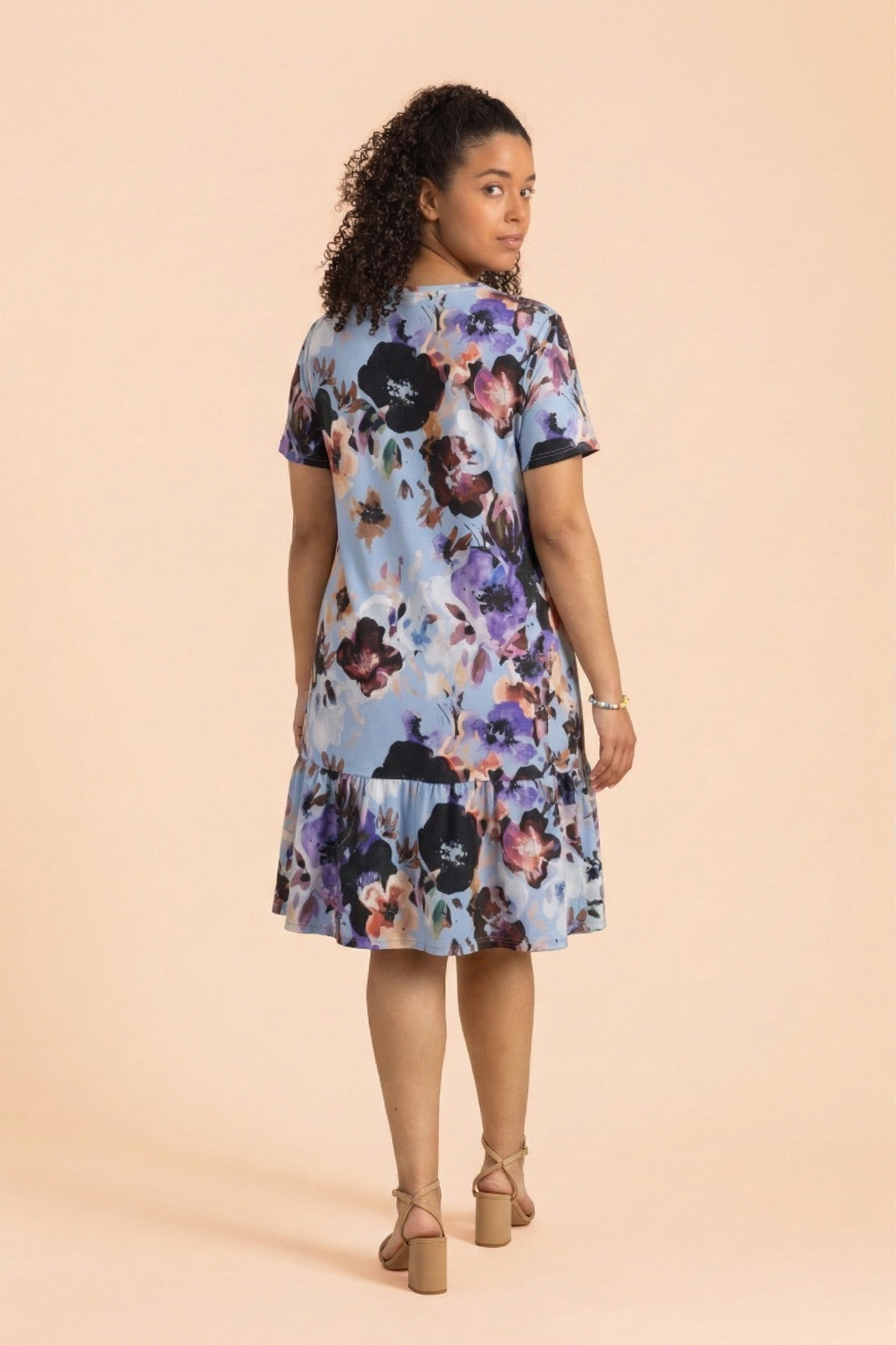 | modelheight:169, size:M