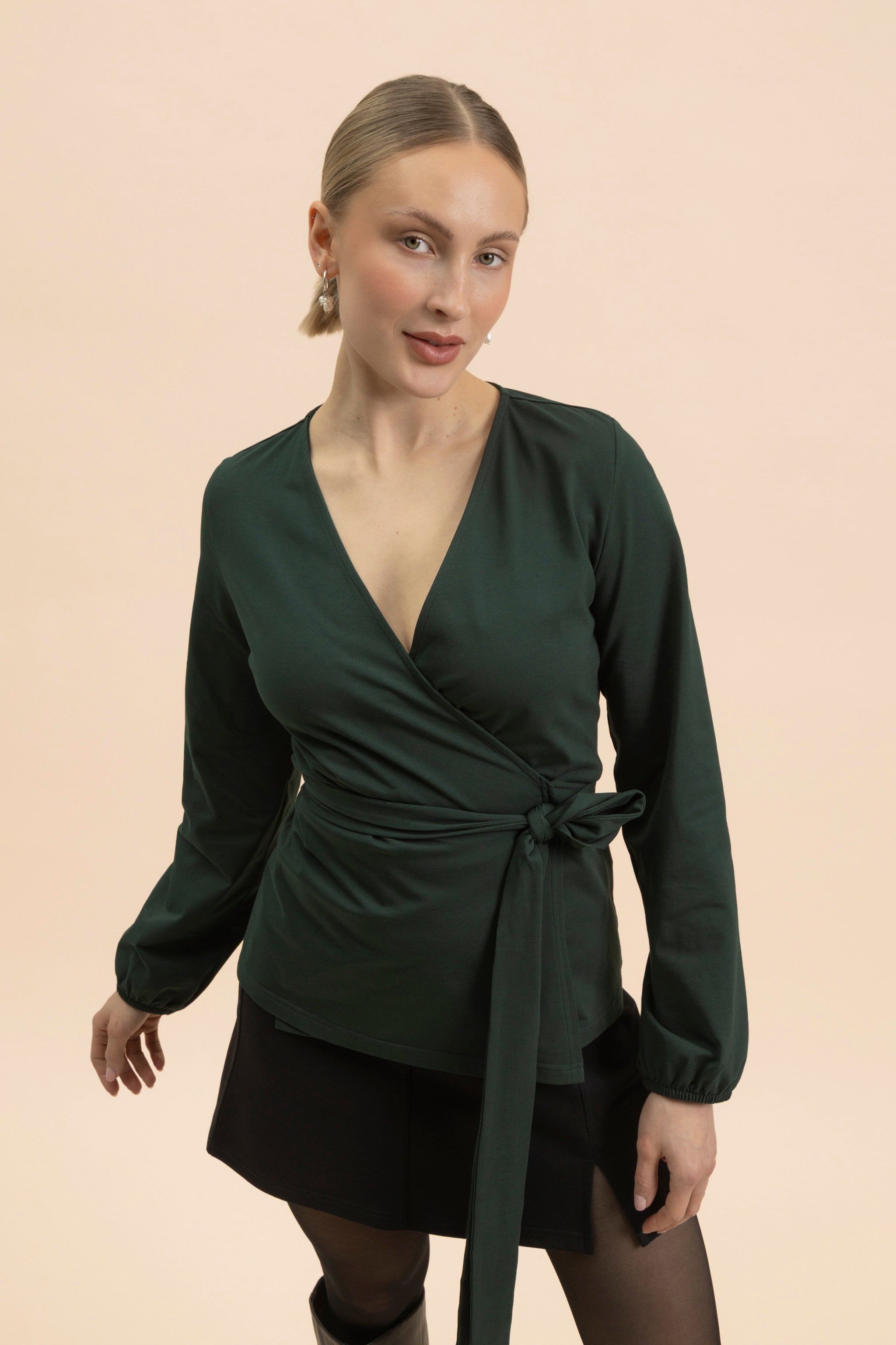 | modelheight:172, size:XS