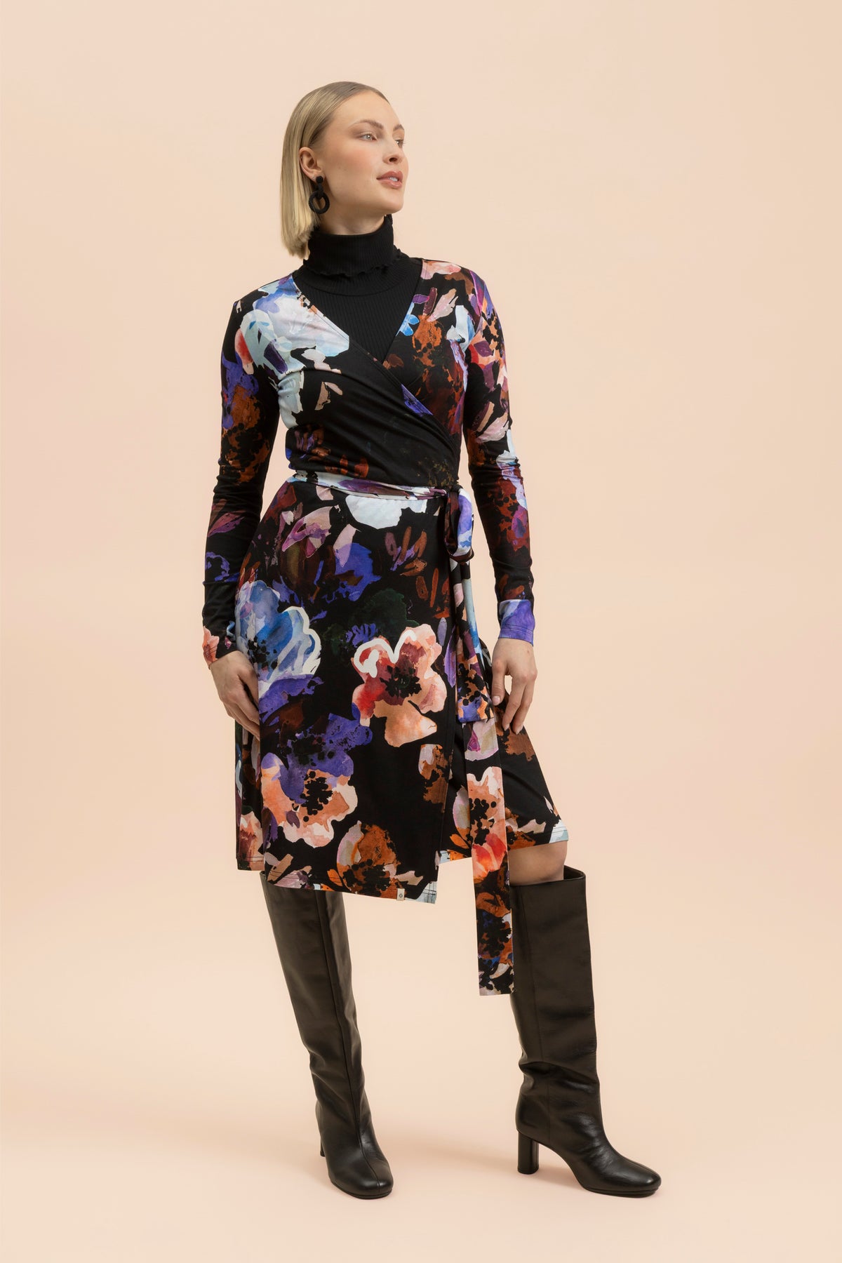 | modelheight:172, size:XS