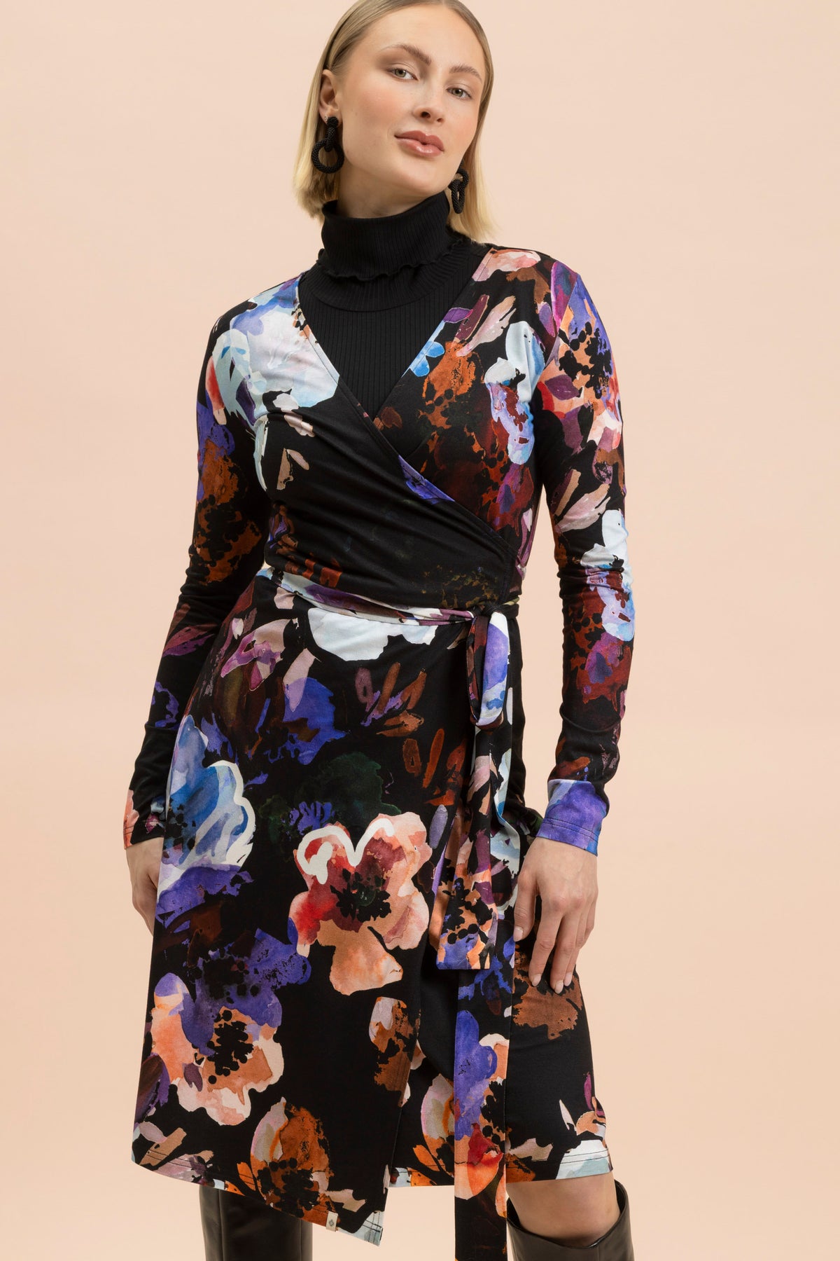 | modelheight:172, size:XS
