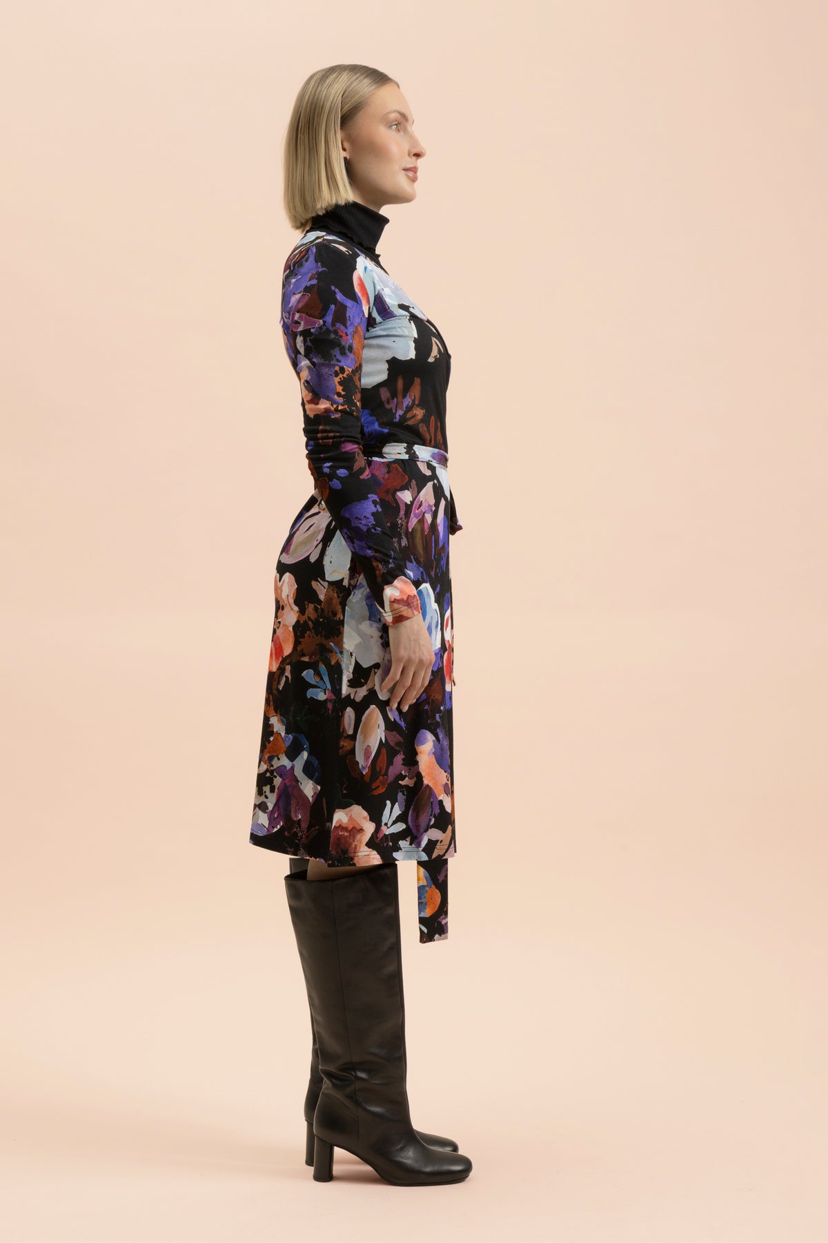 | modelheight:172, size:XS