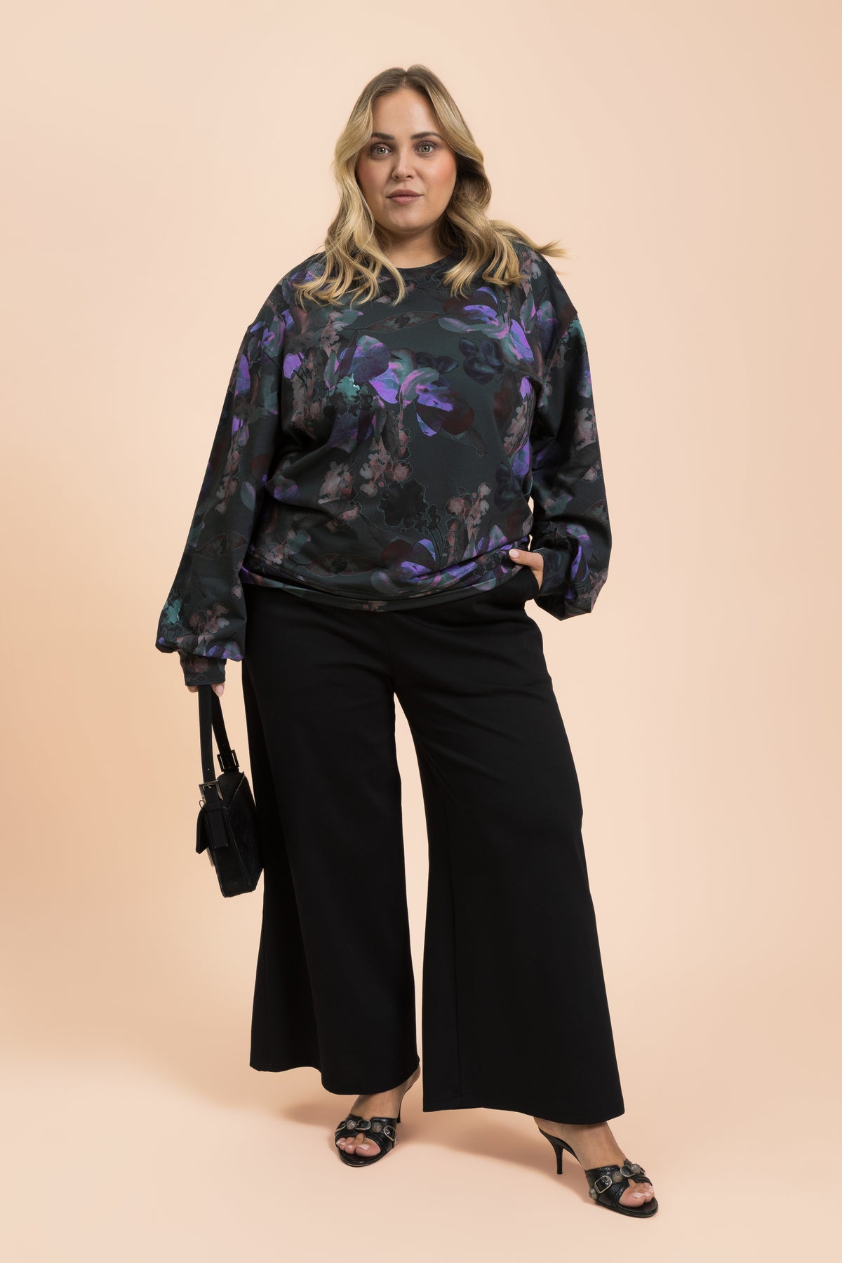 | modelheight:160, size:XL