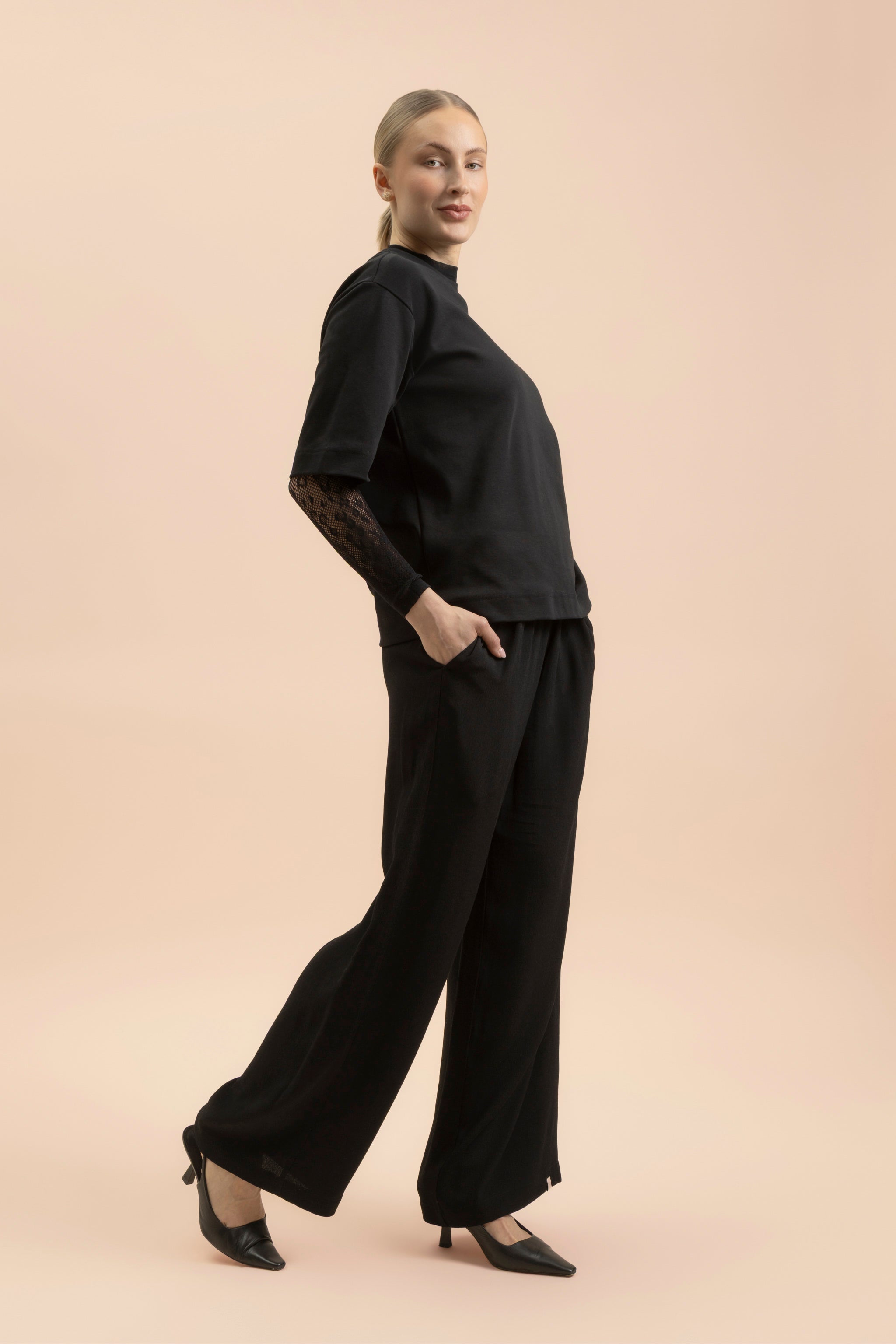 | modelheight:172, size:XS