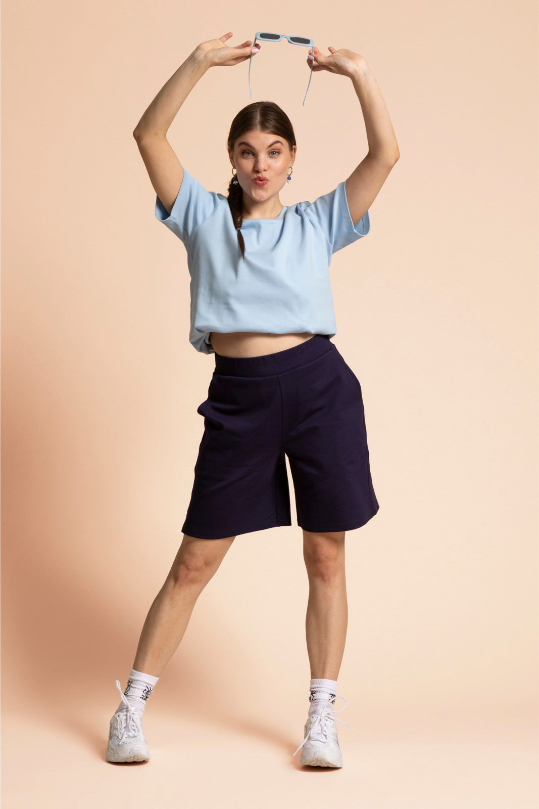 Naisten vaaleansininen t-paita | modelheight:162, size:M