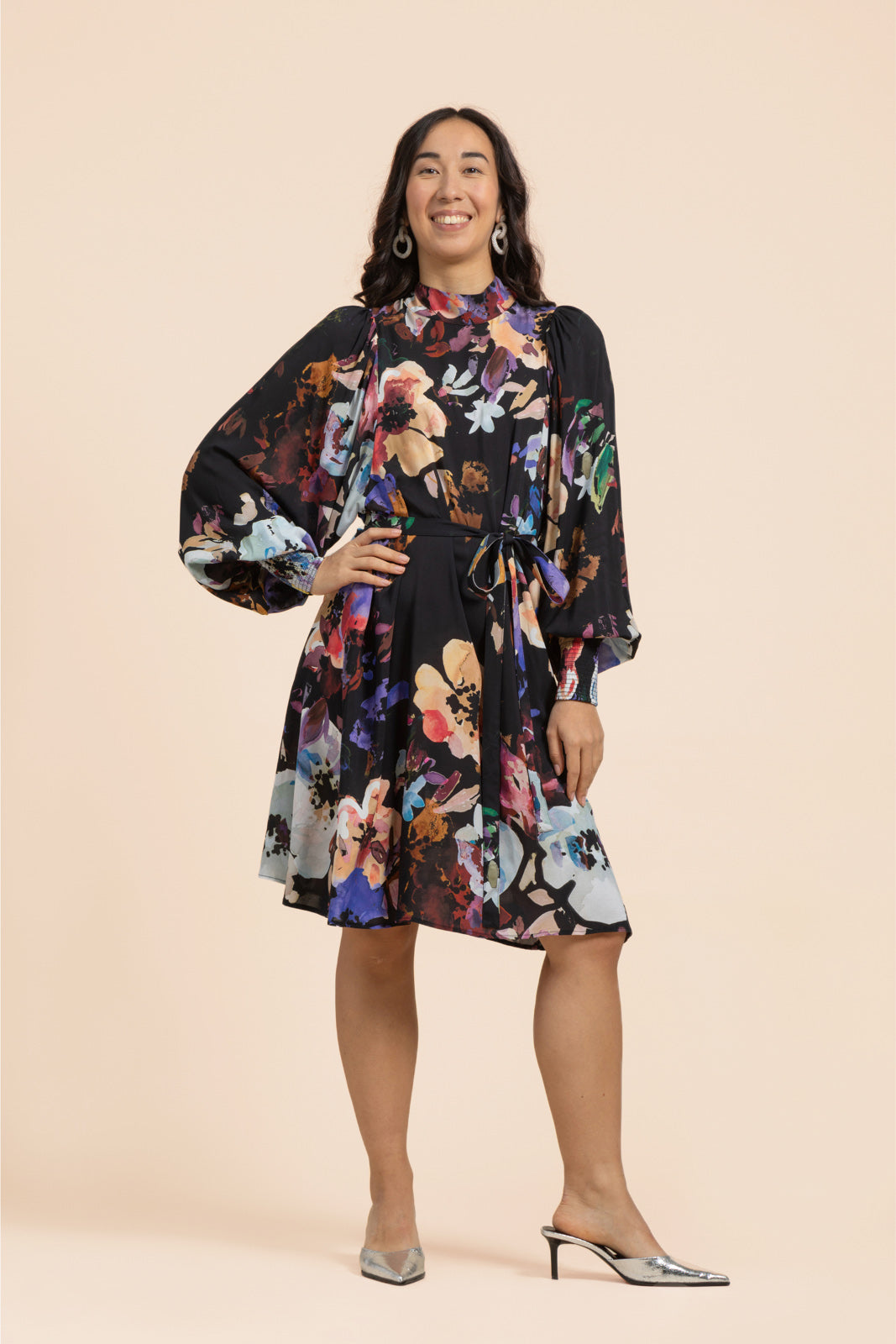 | modelheight:169, size:XS