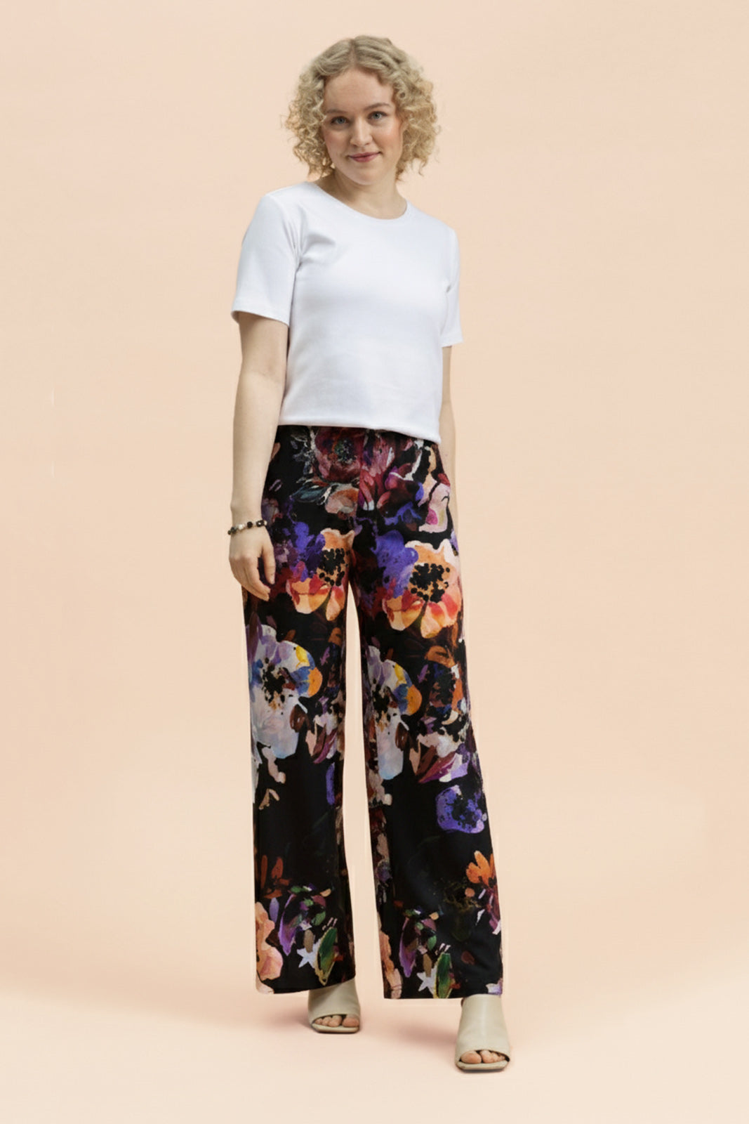 | modelheight:164, size:XS