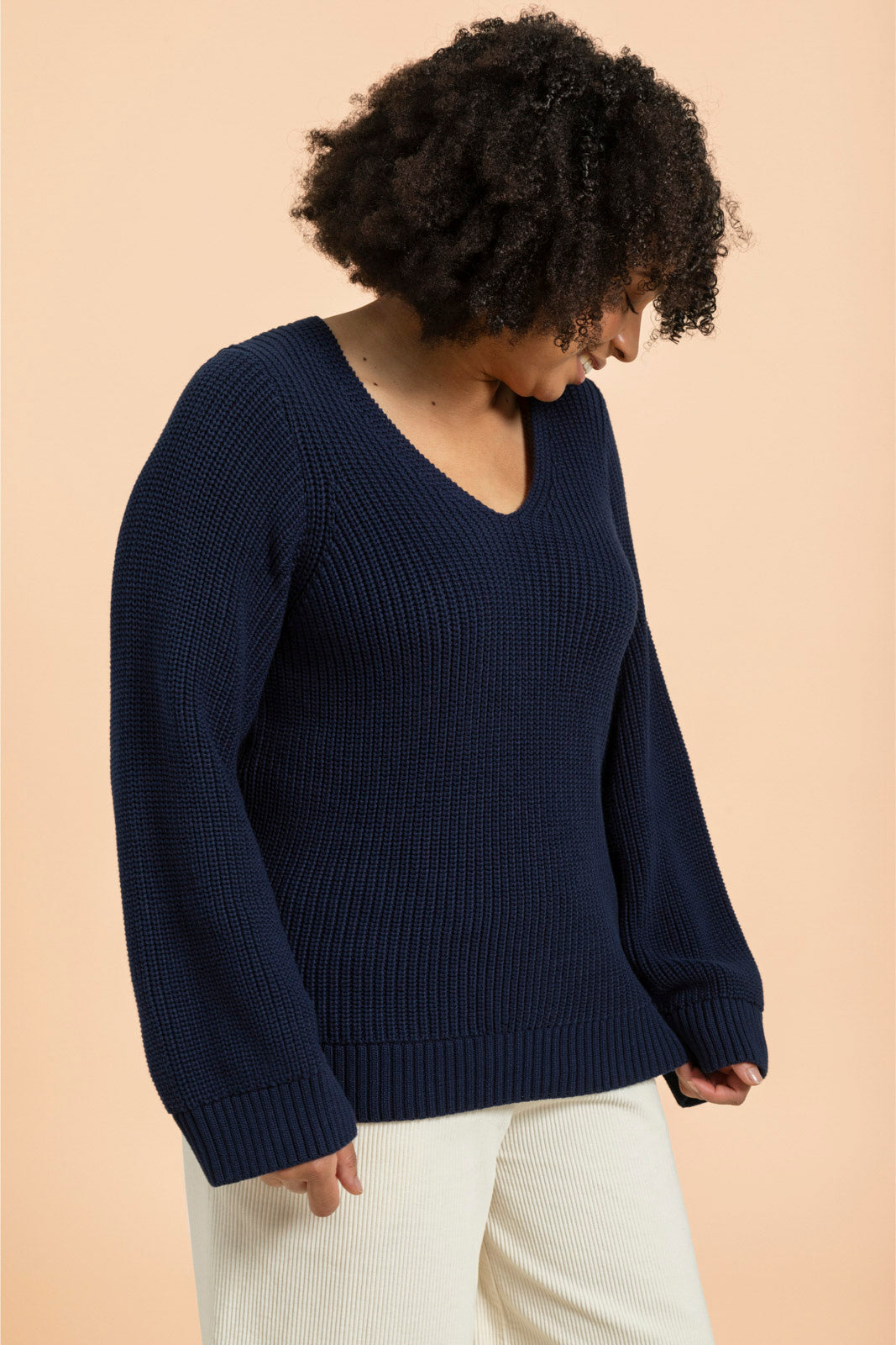 Naisten tummansininen puuvillaneule | modelheight:165, size:M