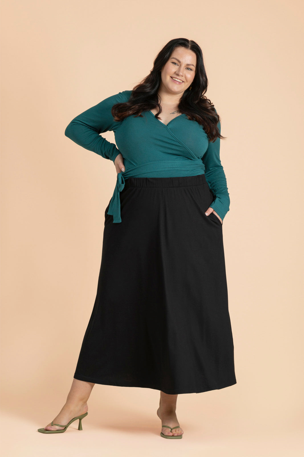 Naisten petroolin värinen kietaisupaita | modelheight:170, size:XL