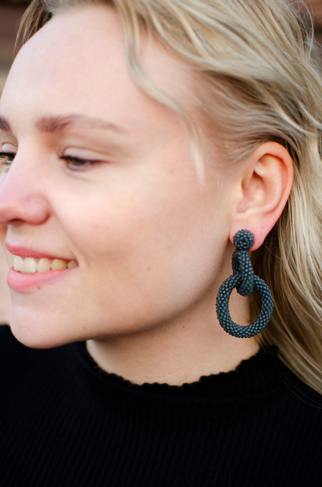 Nepalissa käsintehdyt naisten helmikorvakorut