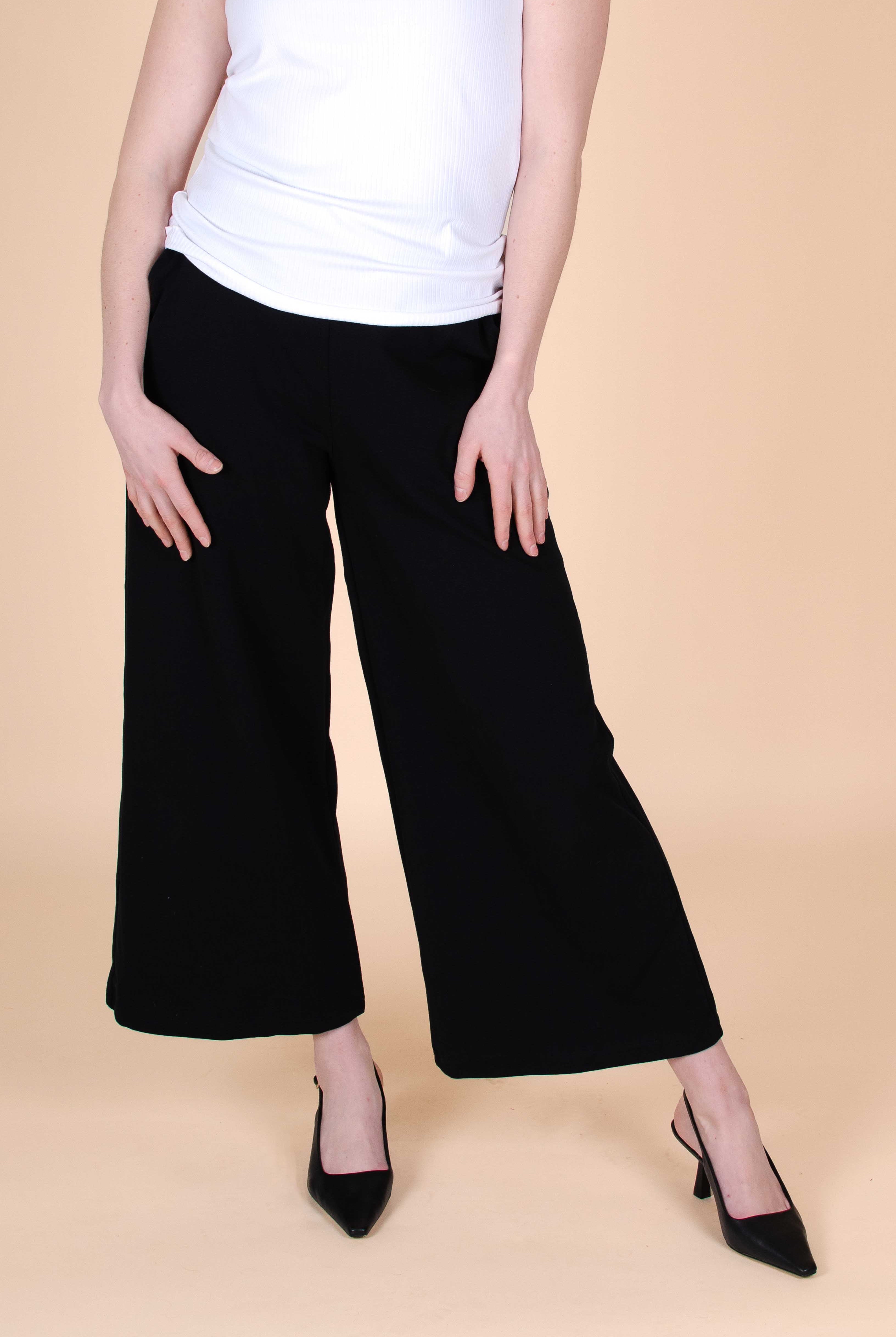 Naisten mustat culottes-housut