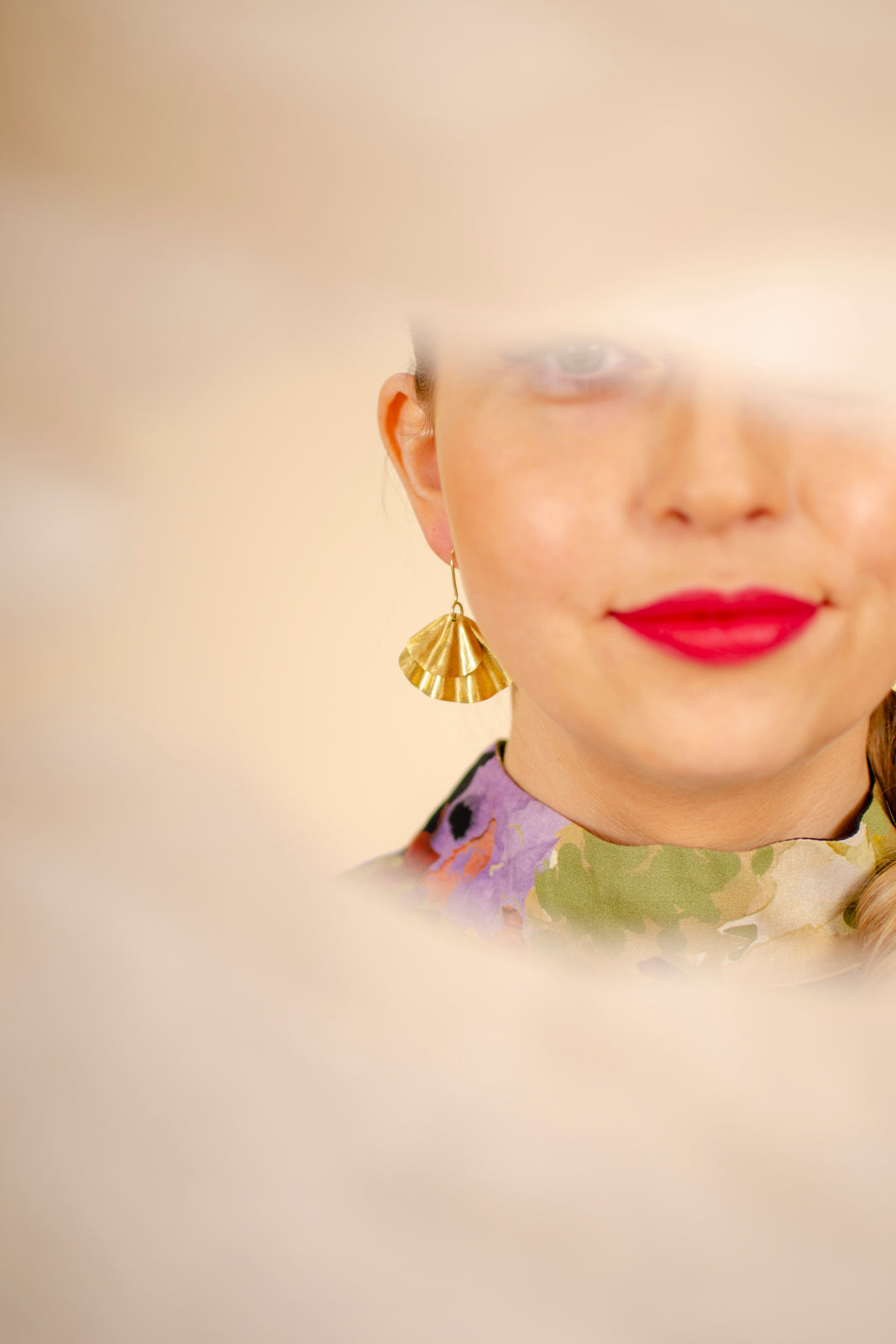 Nepalissa käsintehdyt messinkiset naisten korvakorut