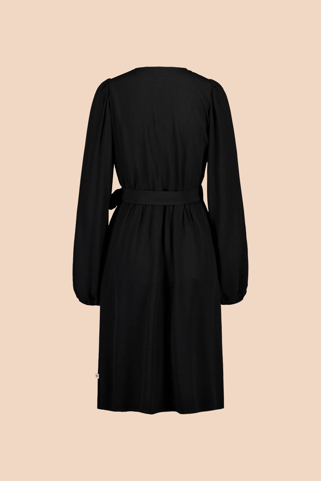 Naisten musta viskoosikreppi kietaisumekko