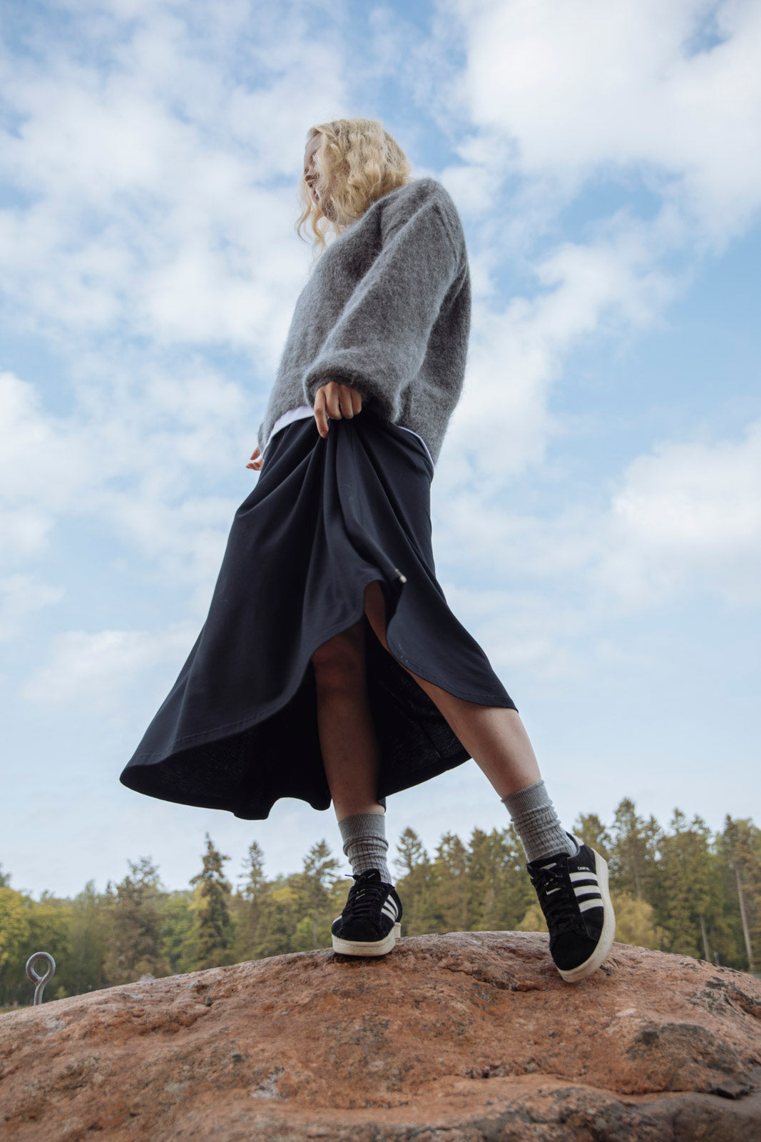 Naisten musta hame | modelheight:165, size:XS