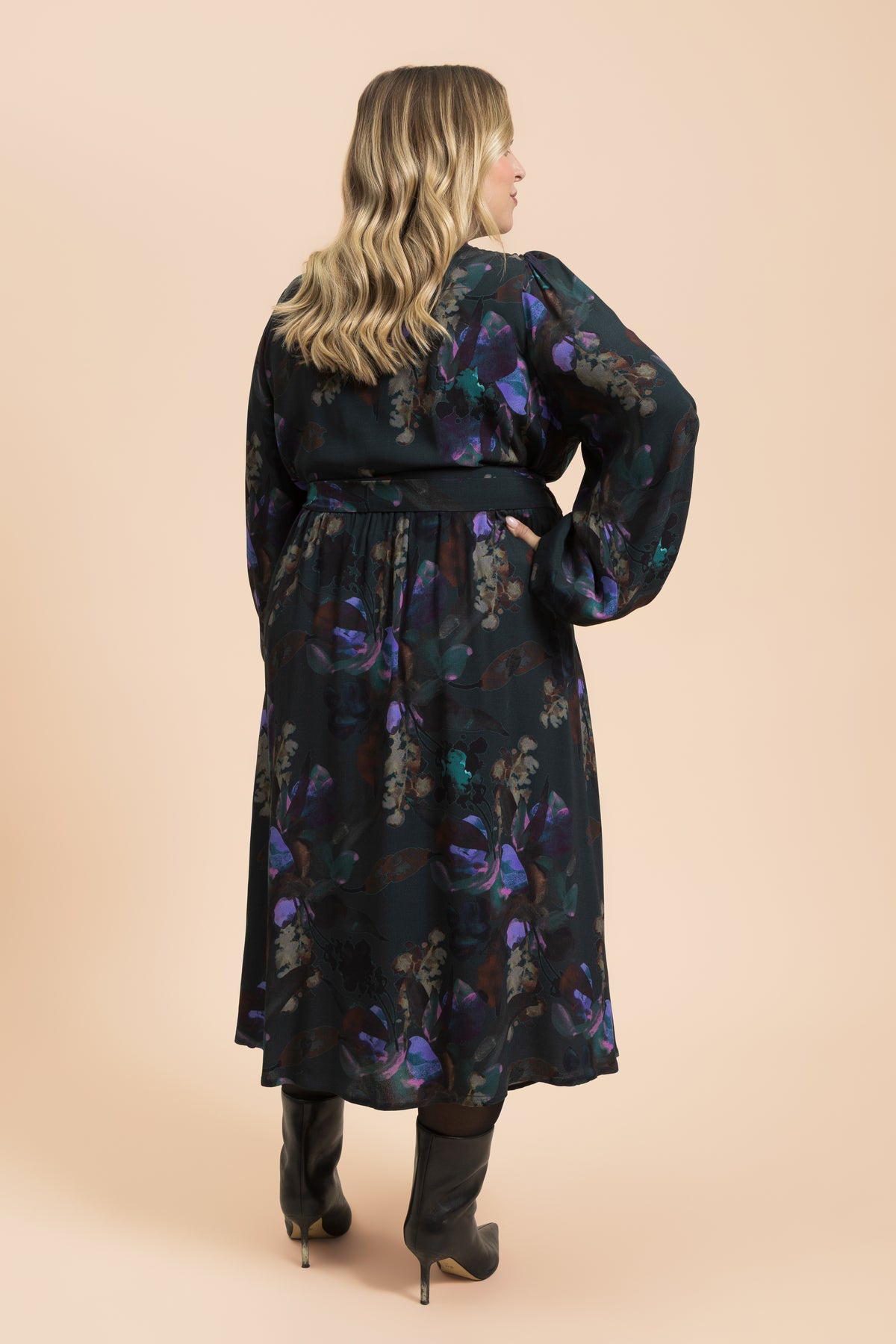 | modelheight:160, size:XL