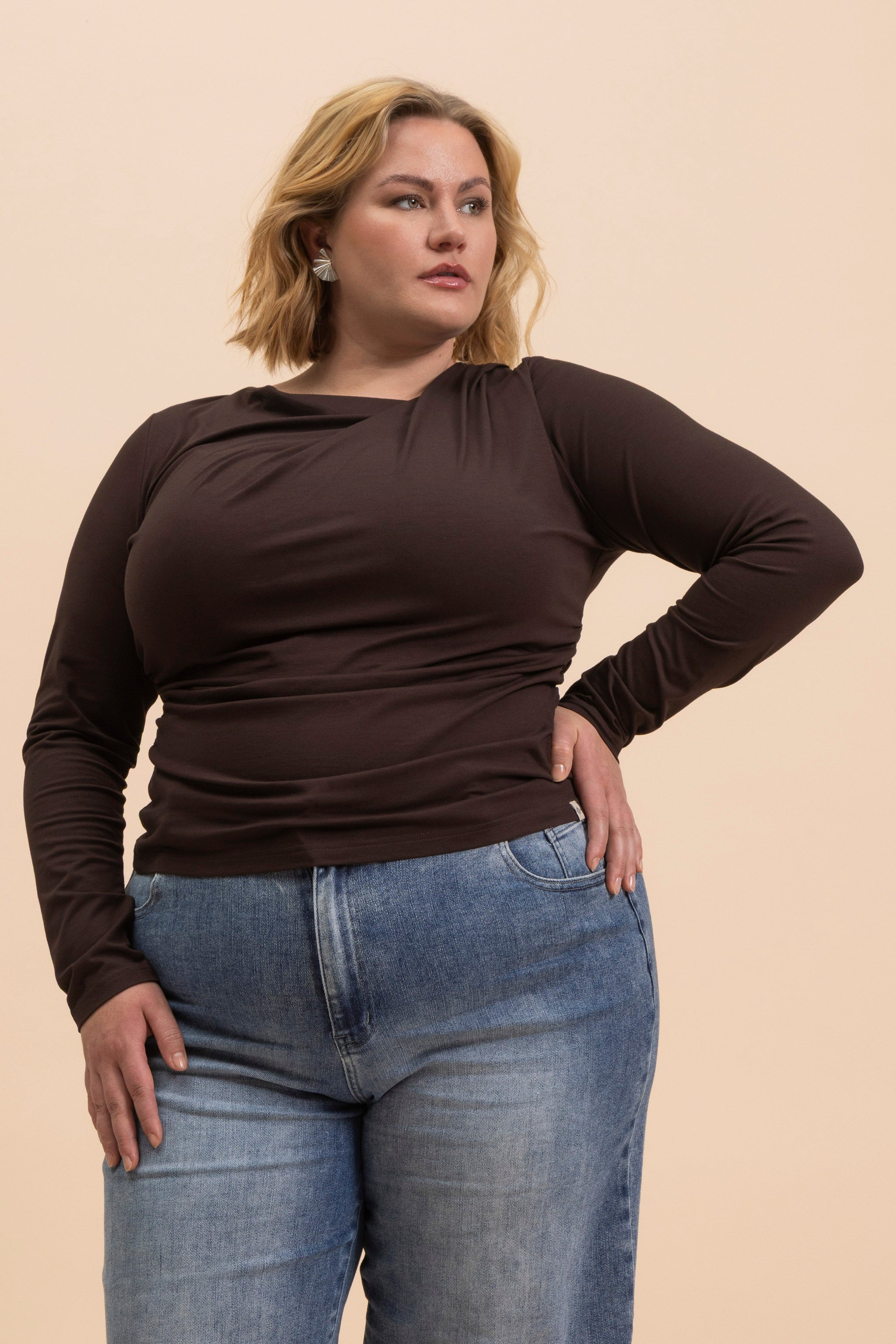| modelheight:170, size:XL