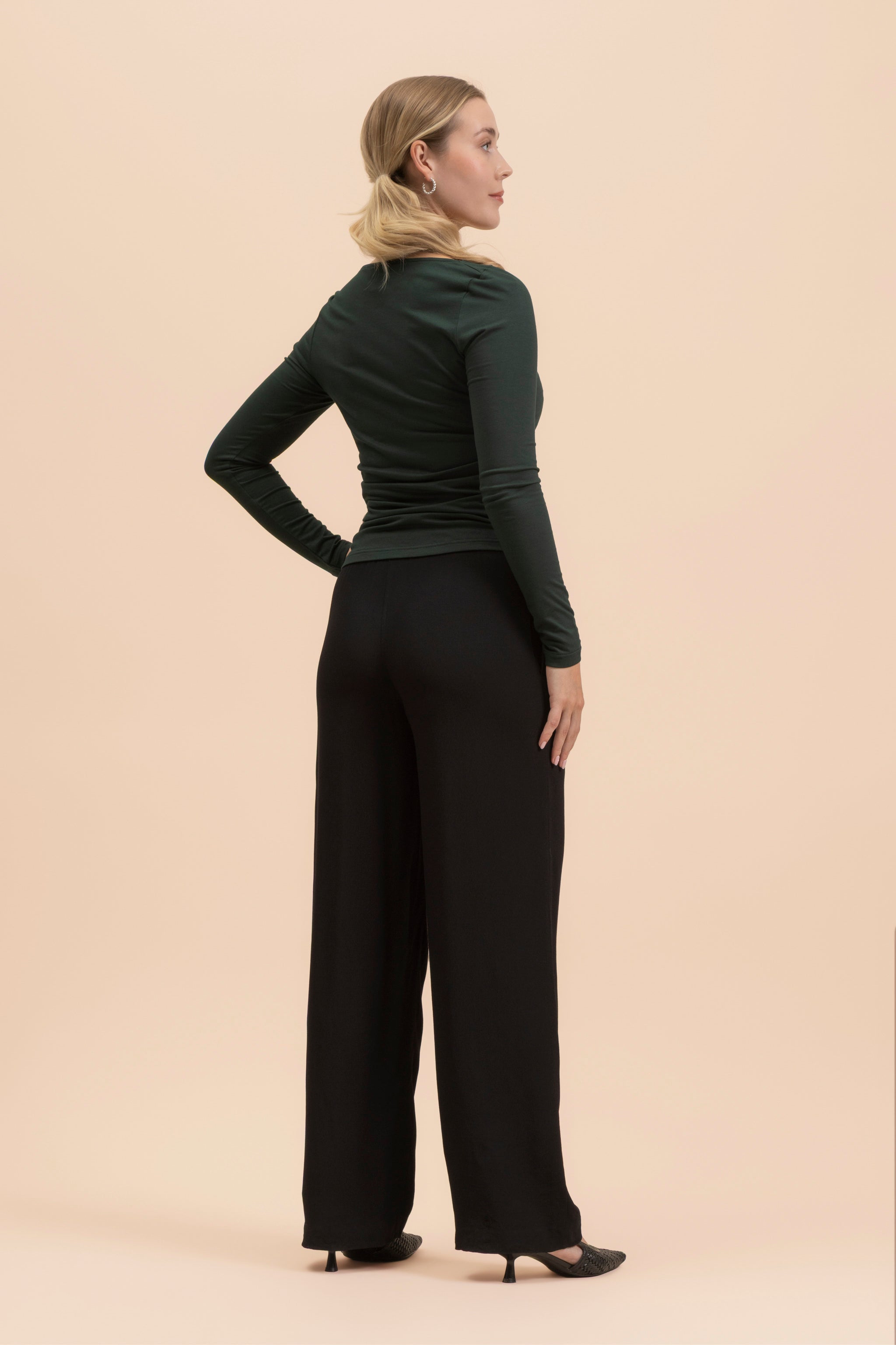 | modelheight:172, size:XS