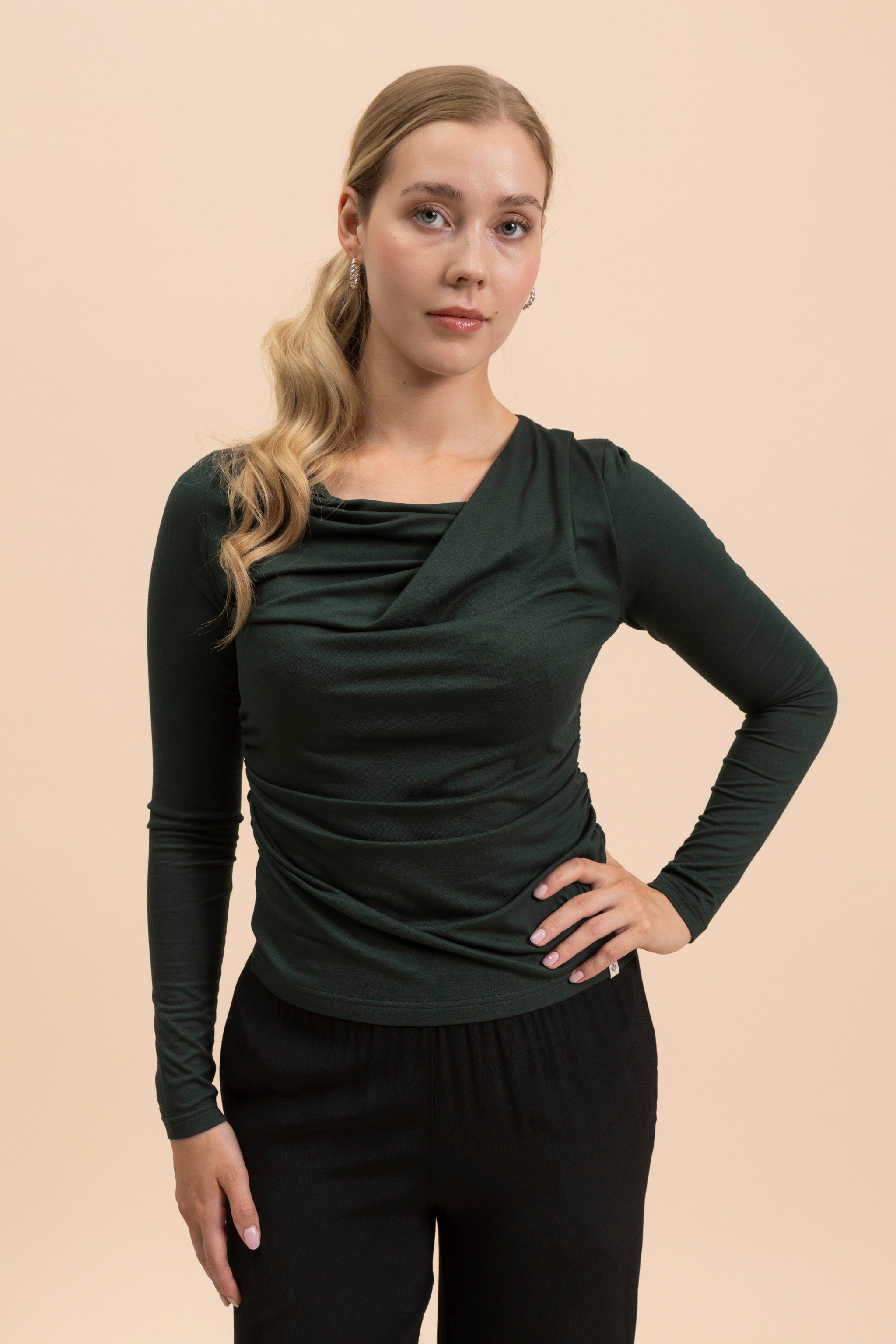 | modelheight:172, size:XS