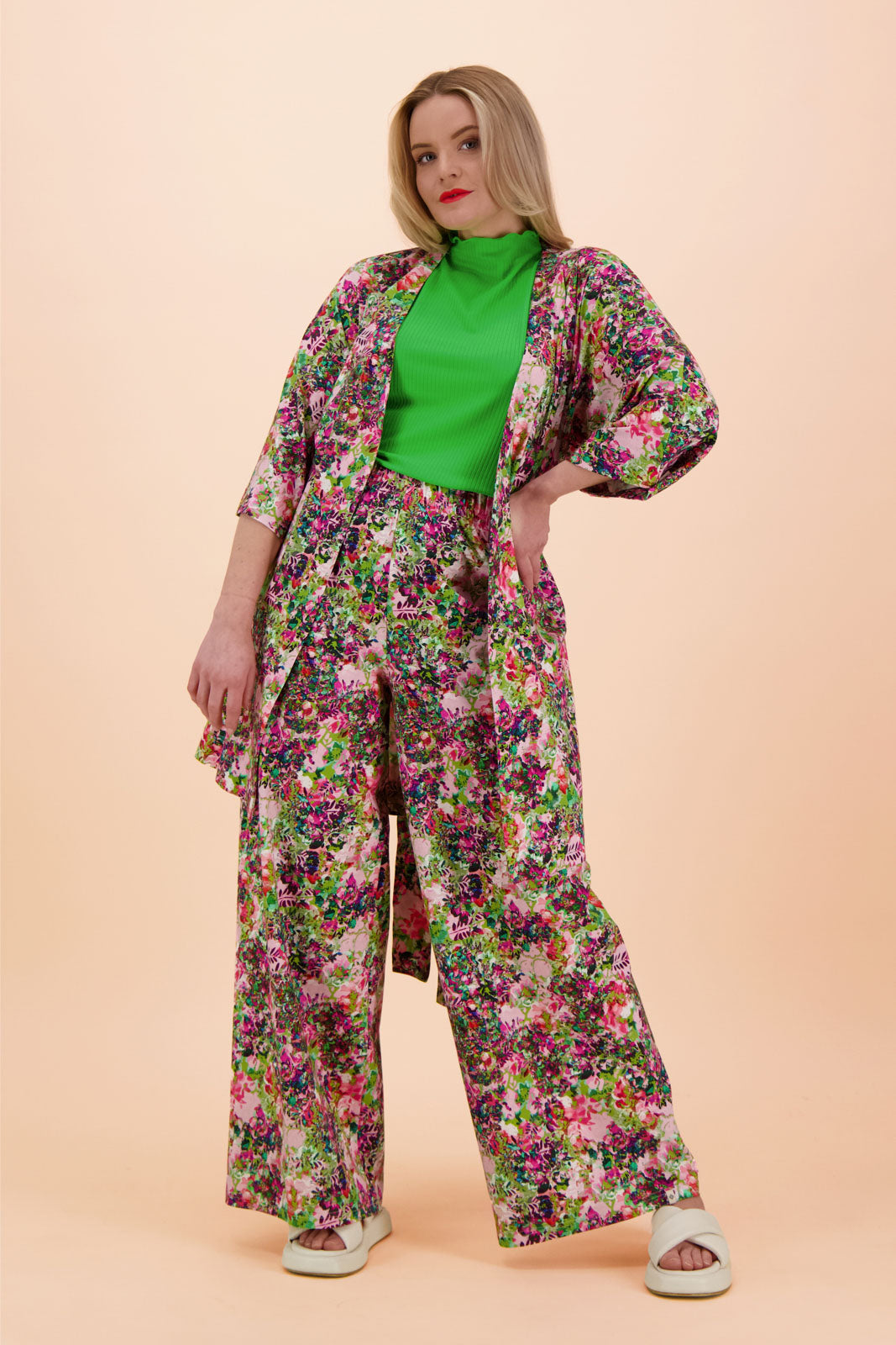 | modelheight:166, size:M