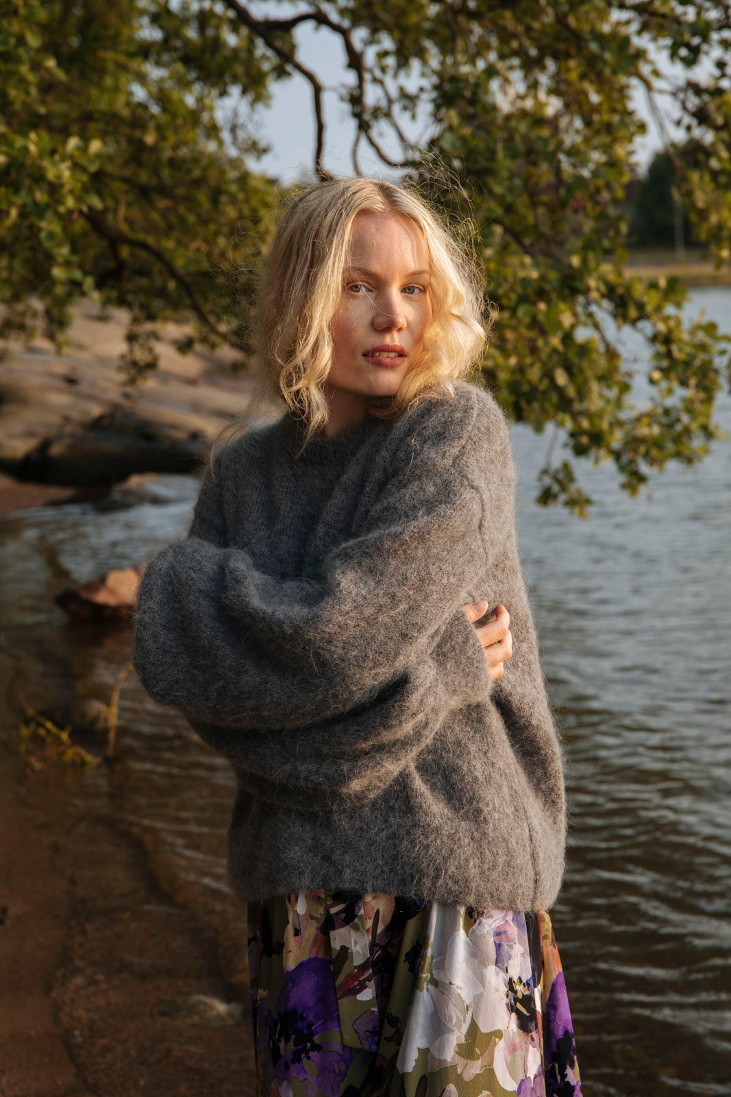 Naisten harmaa alpakka-mohair-neulepaita