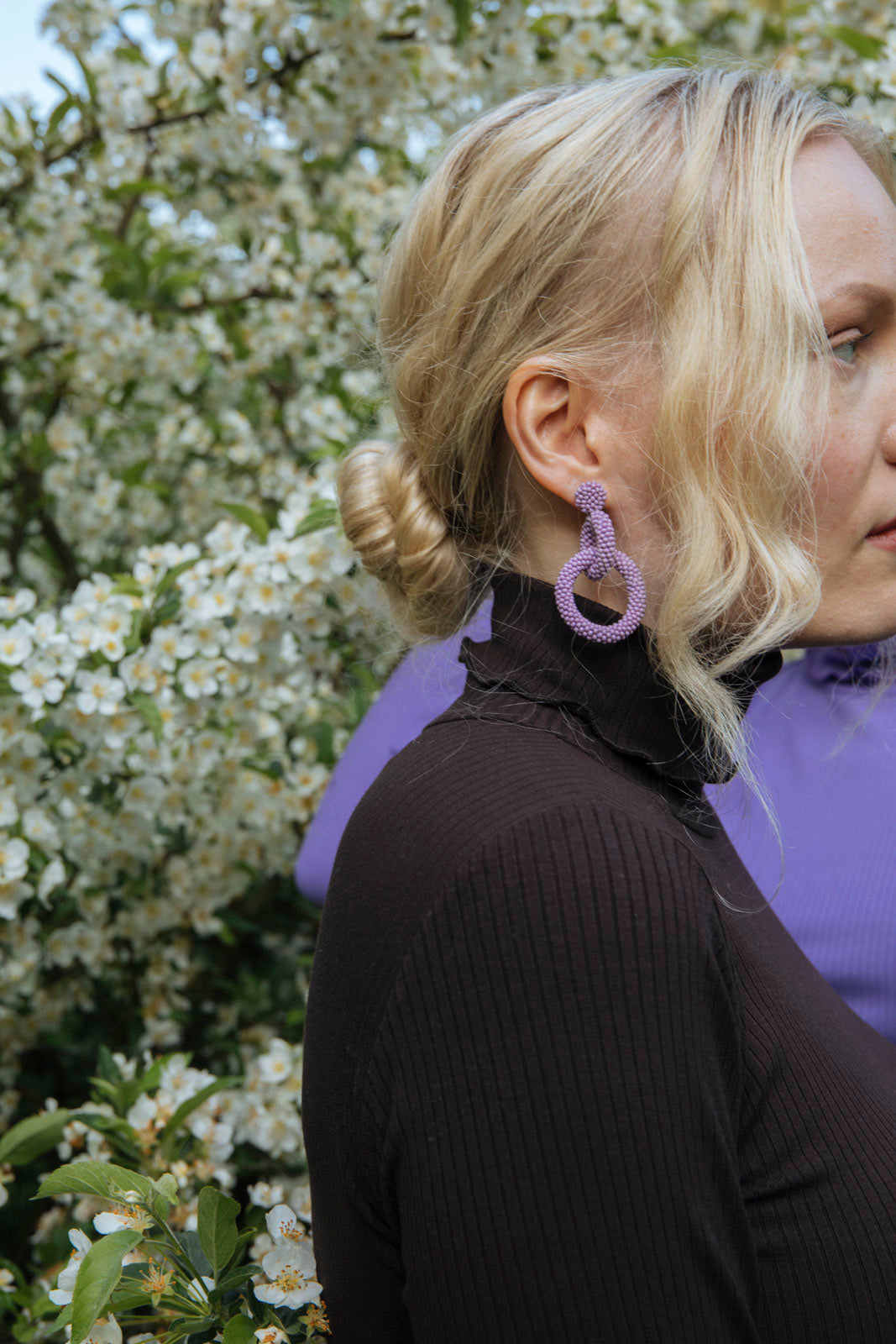 Naisten ruskea pitkähihainen poolopaita | modelheight:165, size:XS