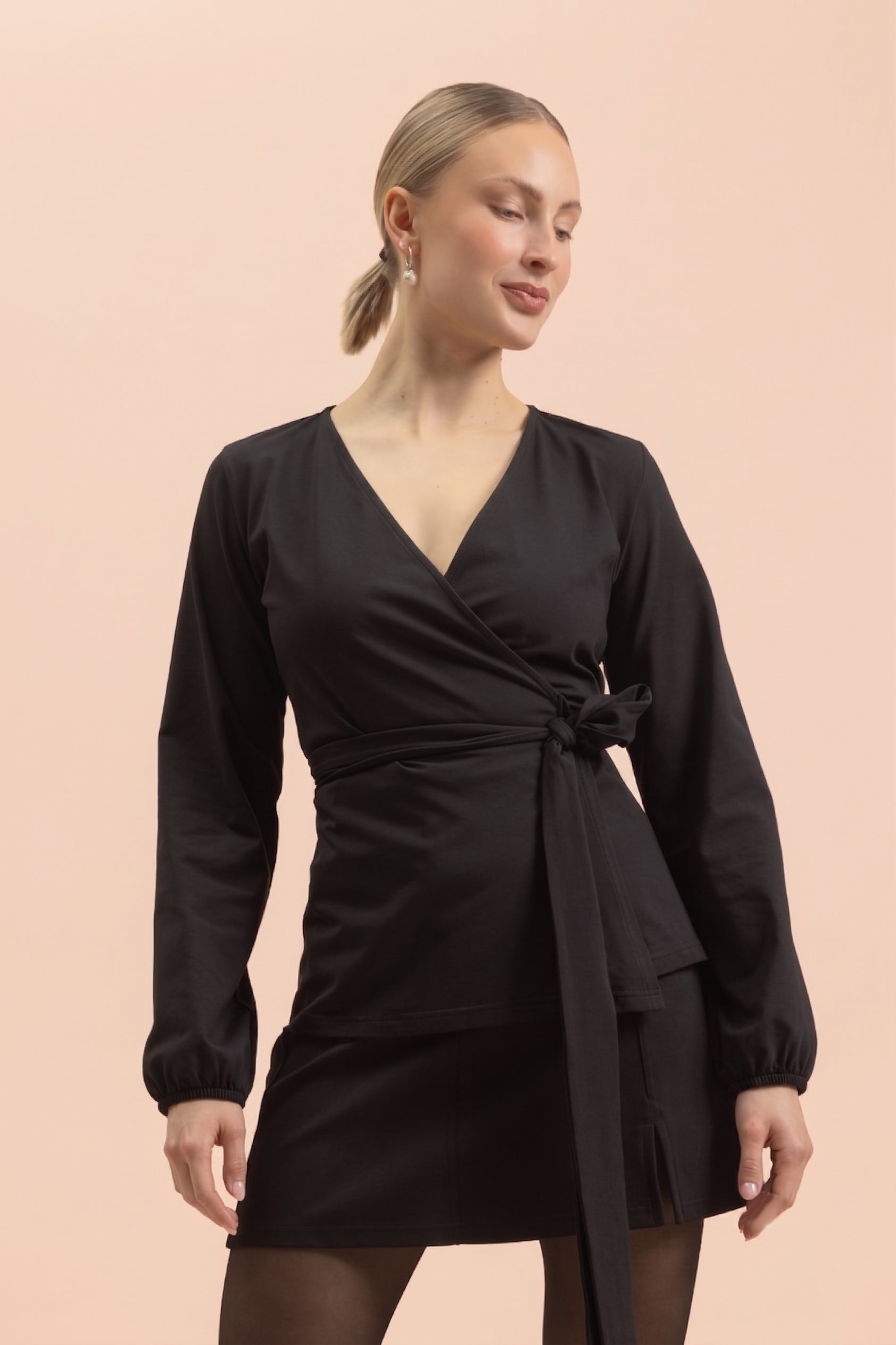 | modelheight:172, size:XS