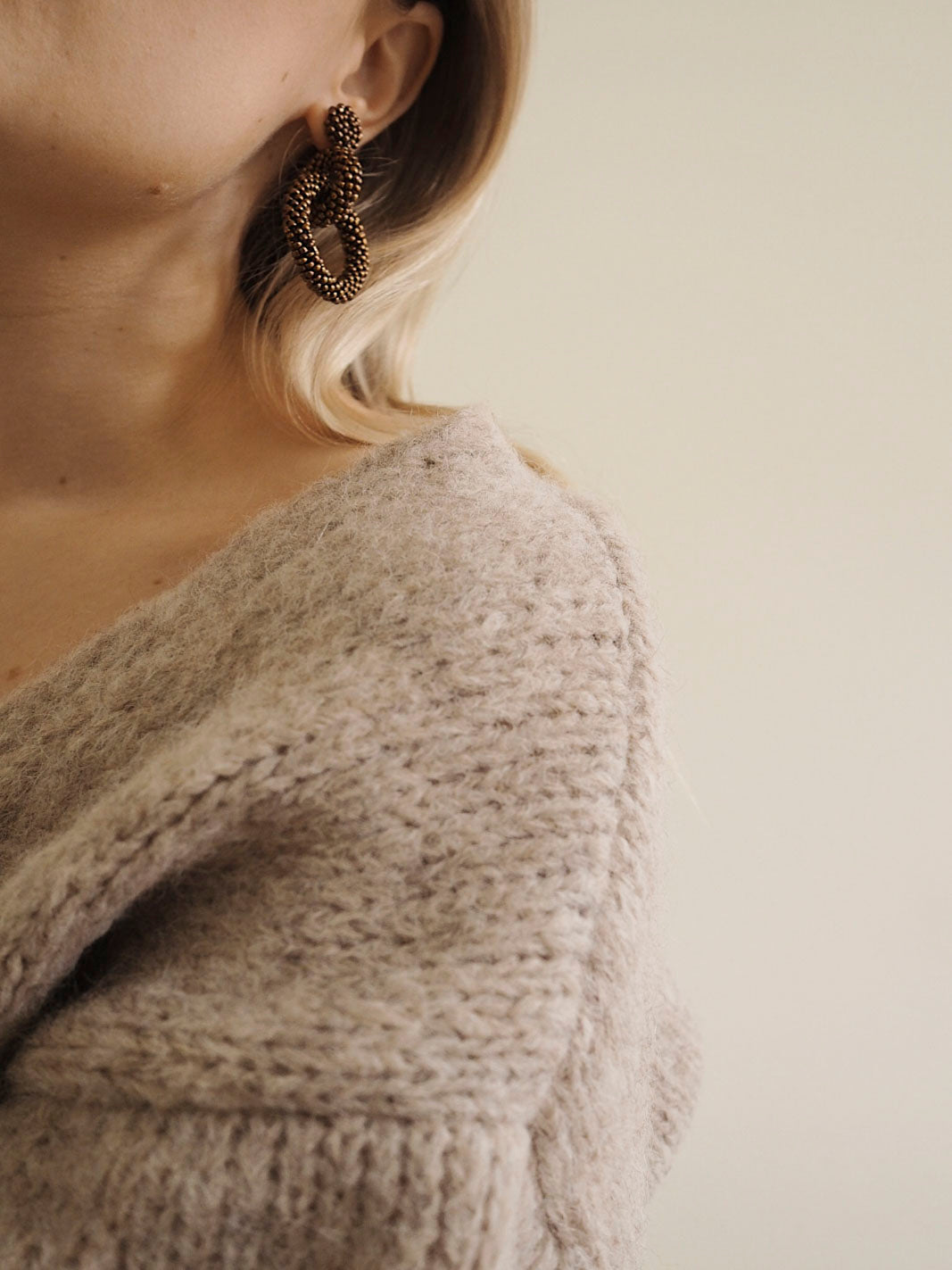 Nepalissa käsintehdyt naisten helmikorvakorut