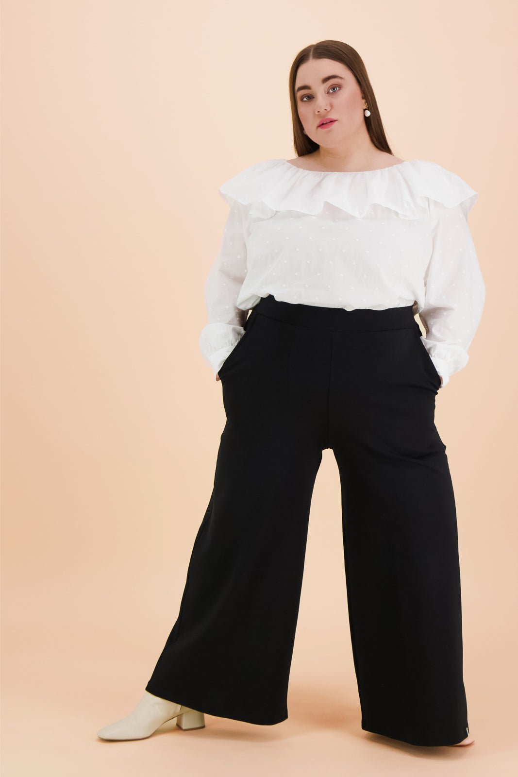 Naisten mustat culottes-housut