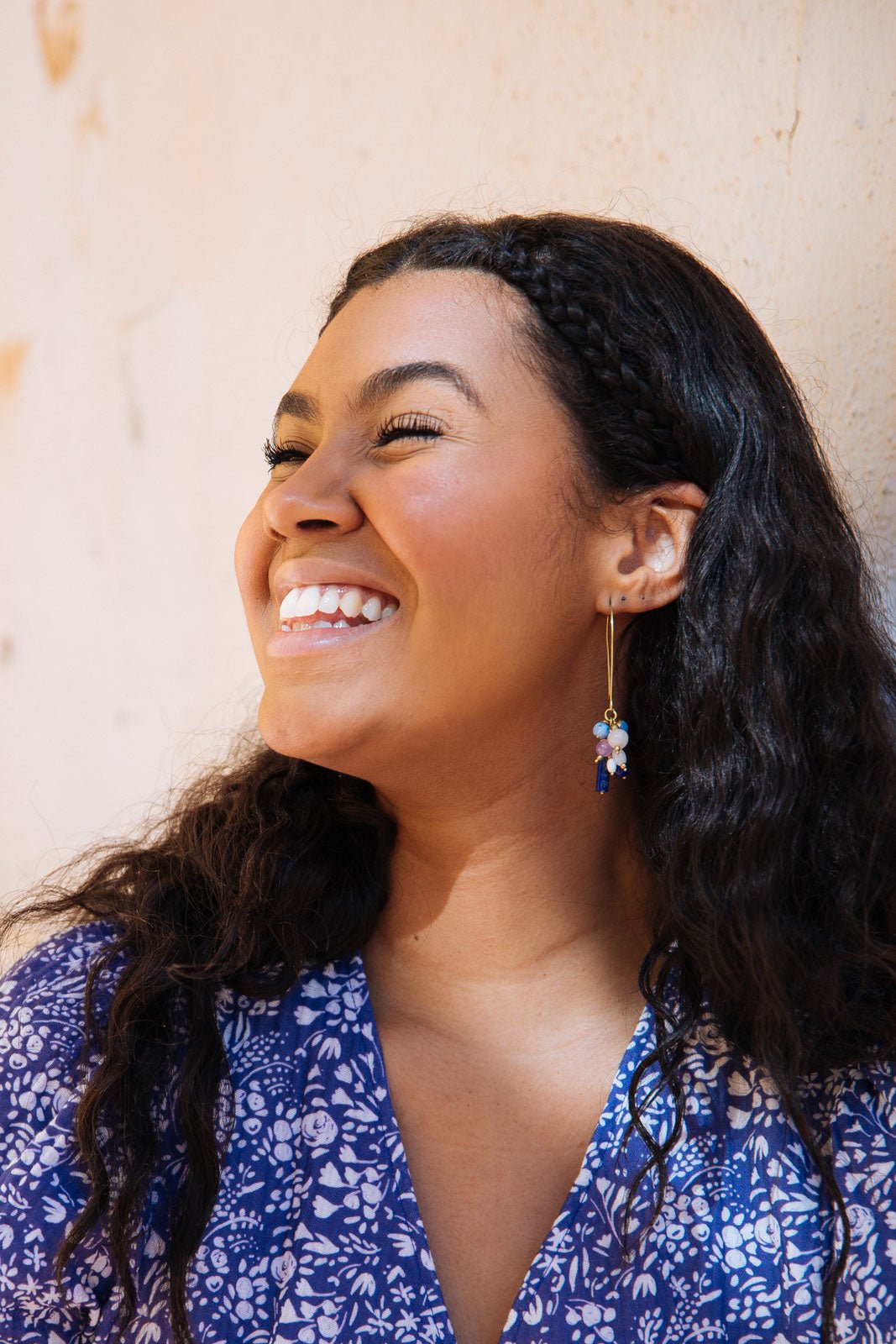 Nepalissa käsintehdyt messinkiset naisten korvakorut