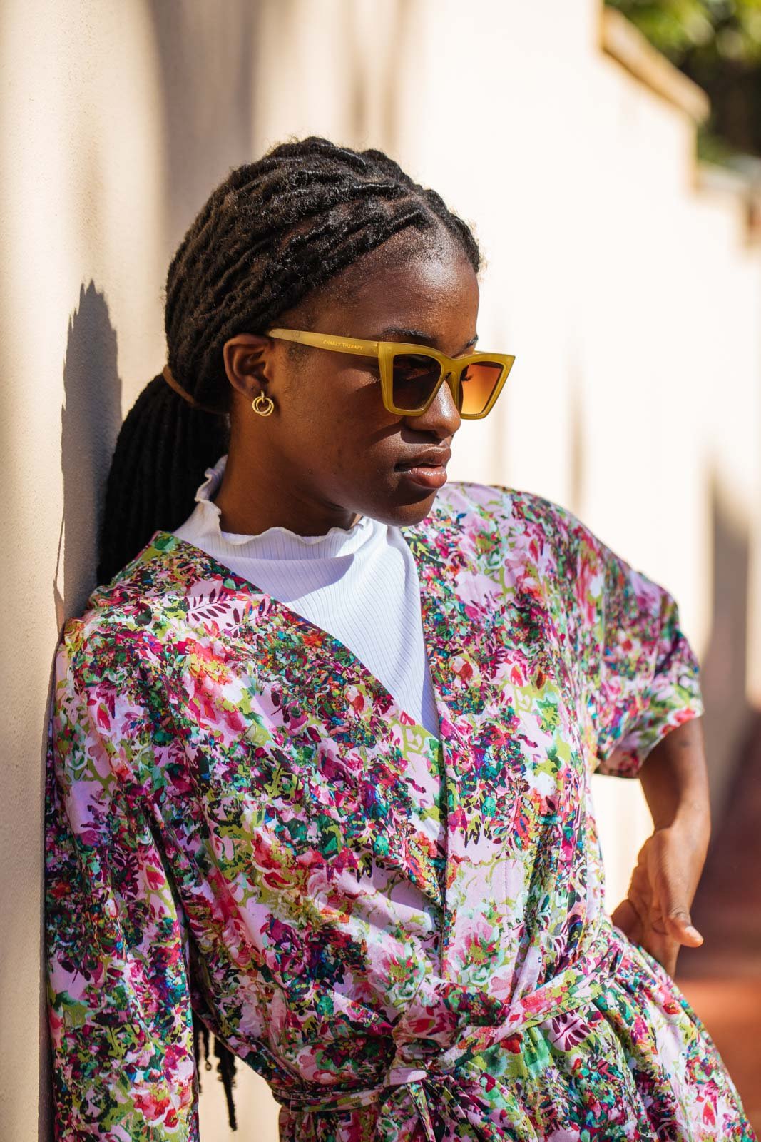 Naisten värikäs puuvillatakki kukkakuviolla