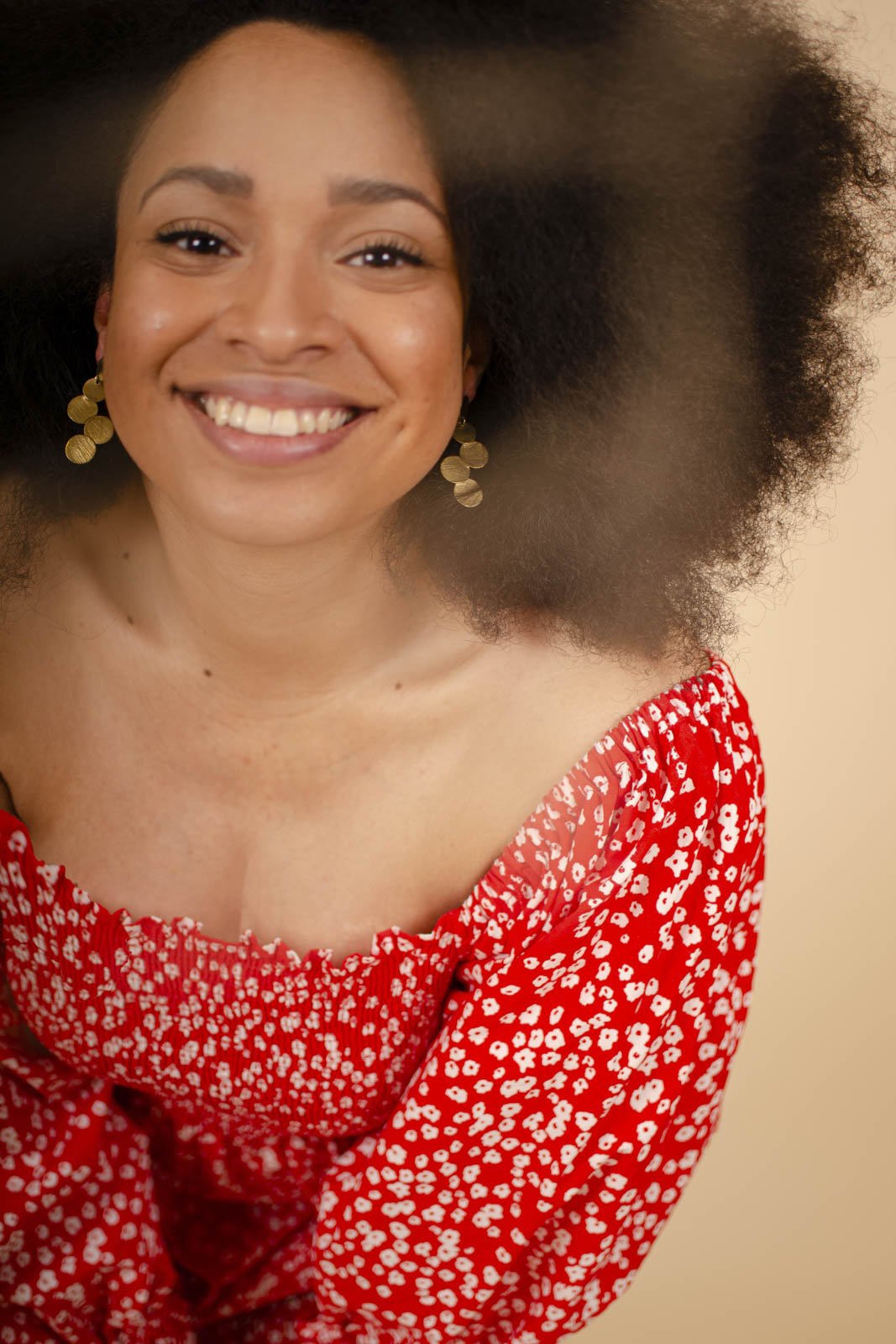 Nepalissa käsintehdyt messinkiset naistenkorvakorut