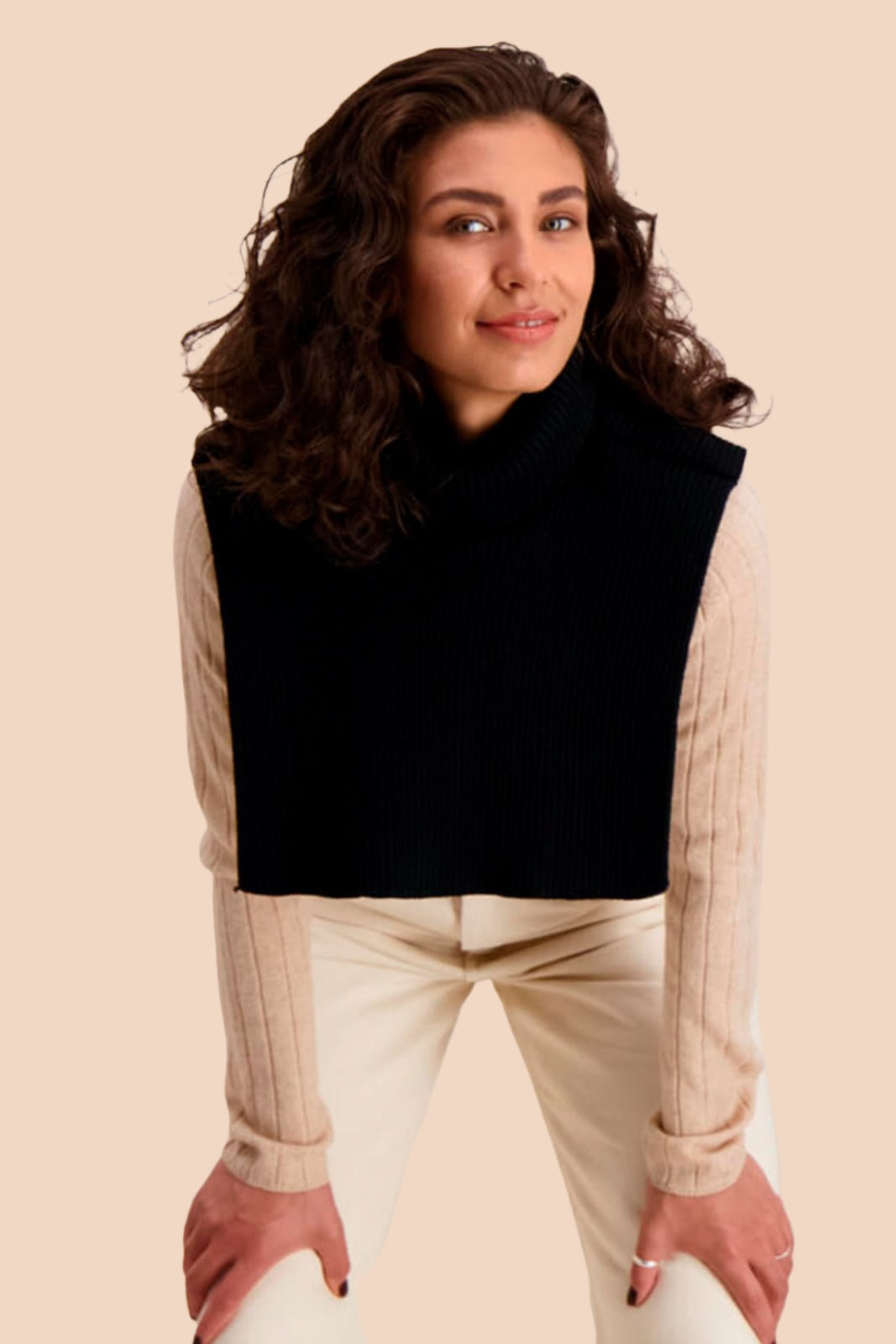 Naisten musta merinovillainen kauluri