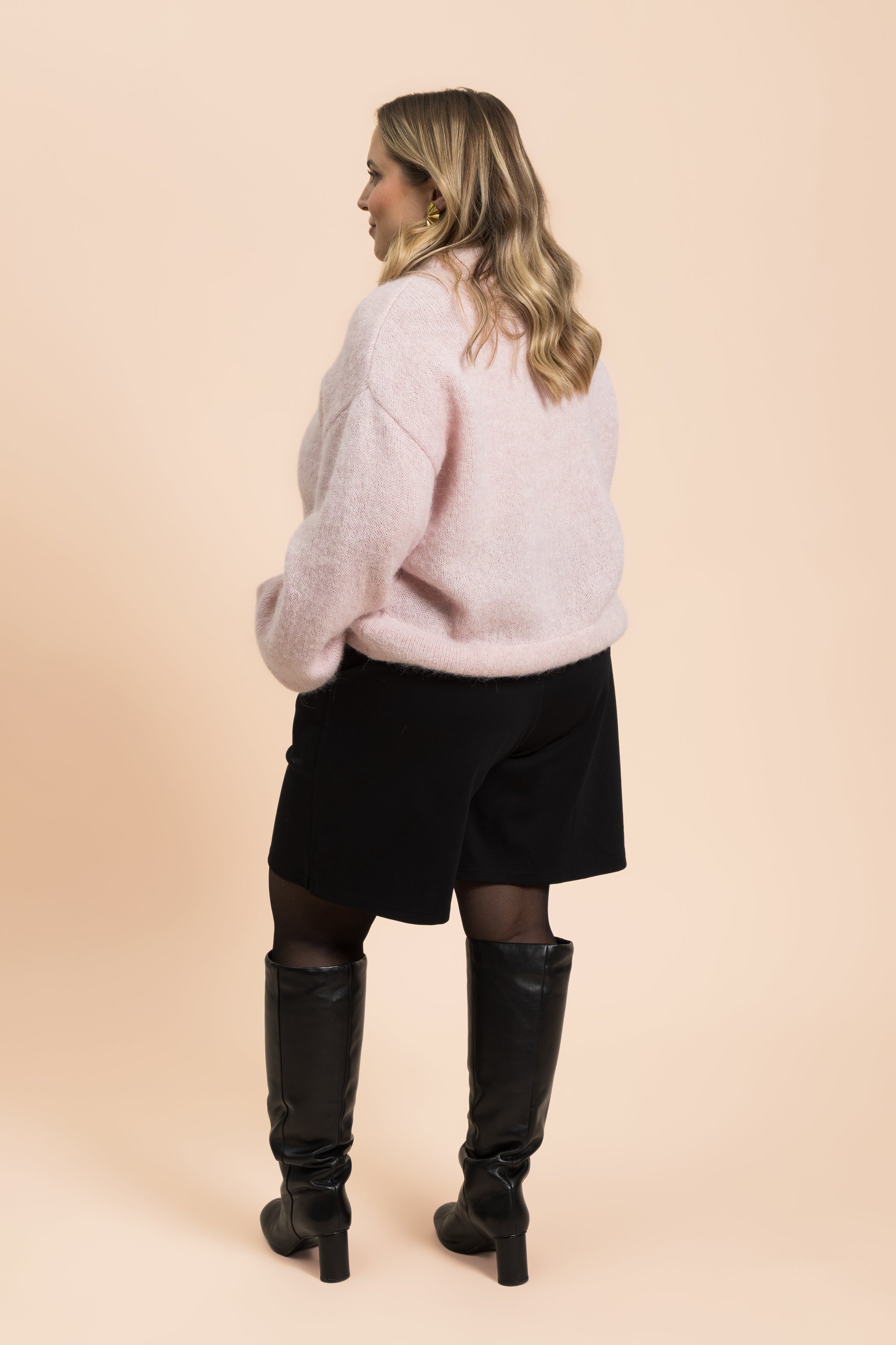 | modelheight:160, size:XL