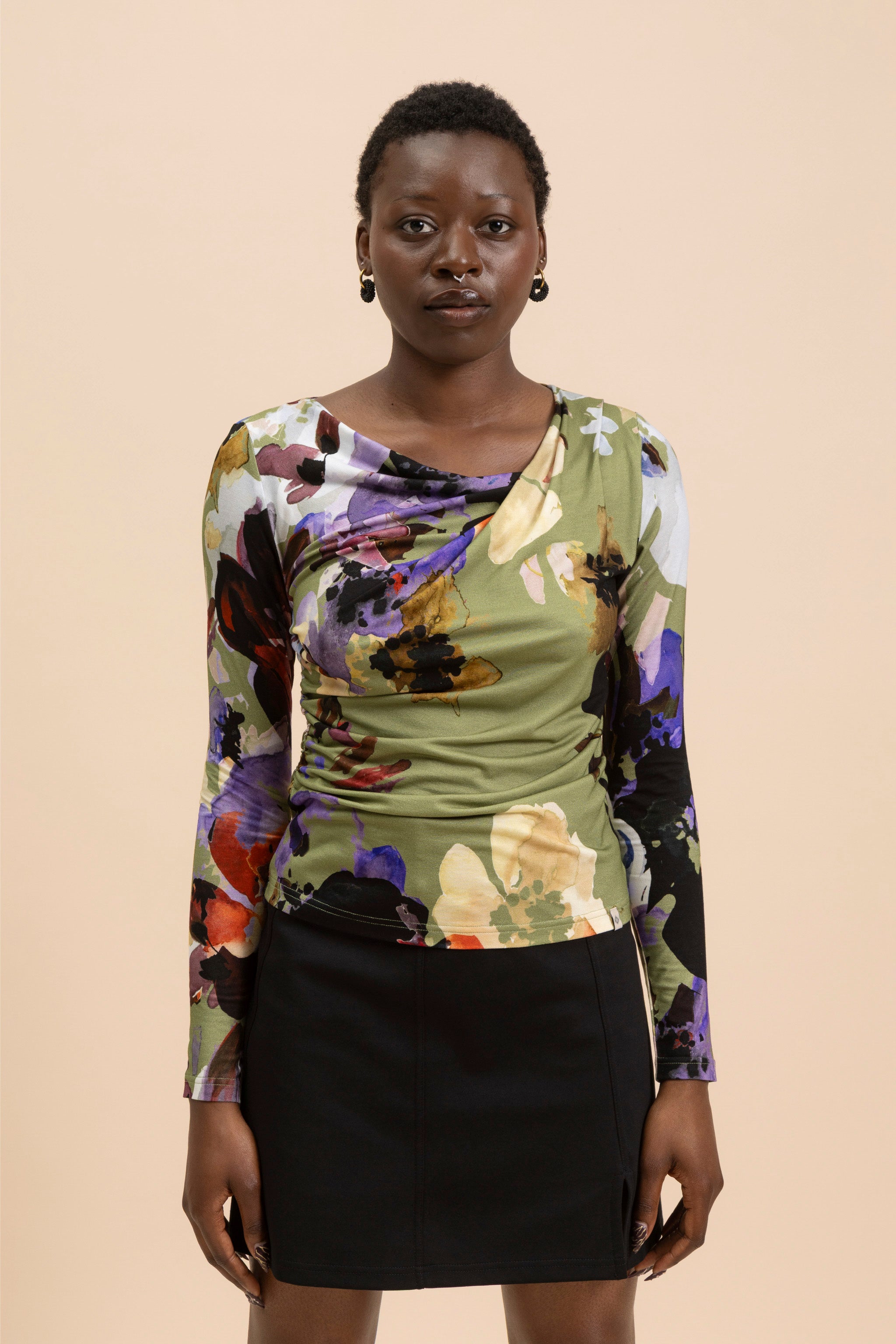 | modelheight:165, size:XS