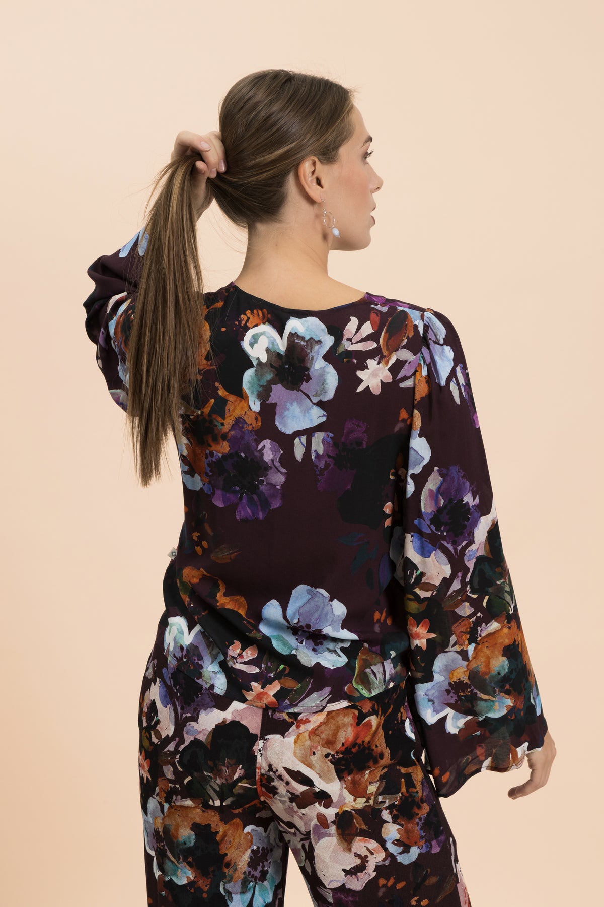| modelheight:175, size:XS