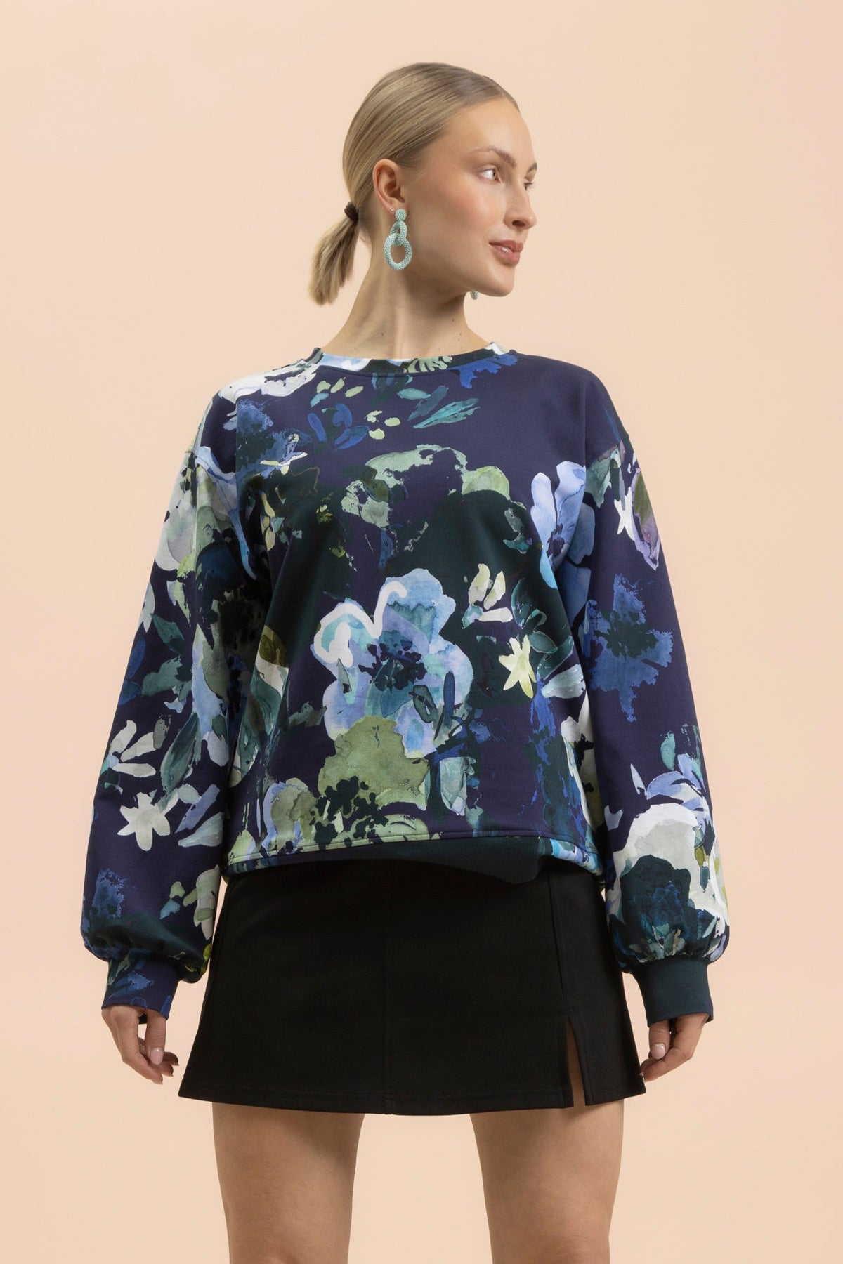 | modelheight:172, size:Usually XS | wearing M