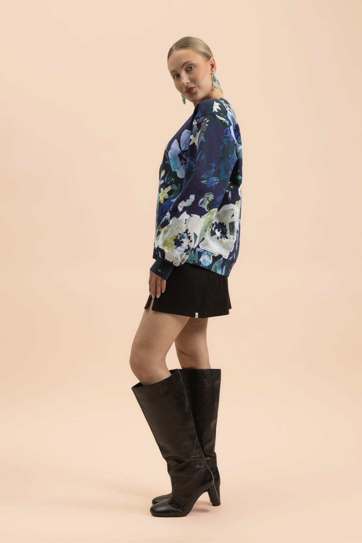 | modelheight:172, size:Usually XS | wearing M