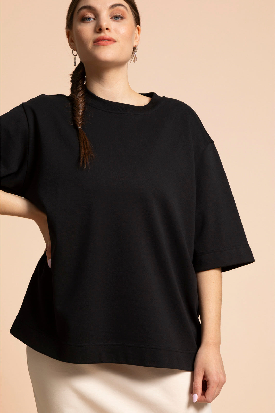 naisten musta oversized t-paita
