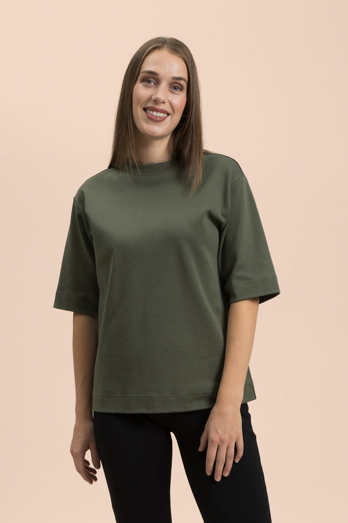 | modelheight:175, size:XS
