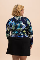 | modelheight:170, size:XL