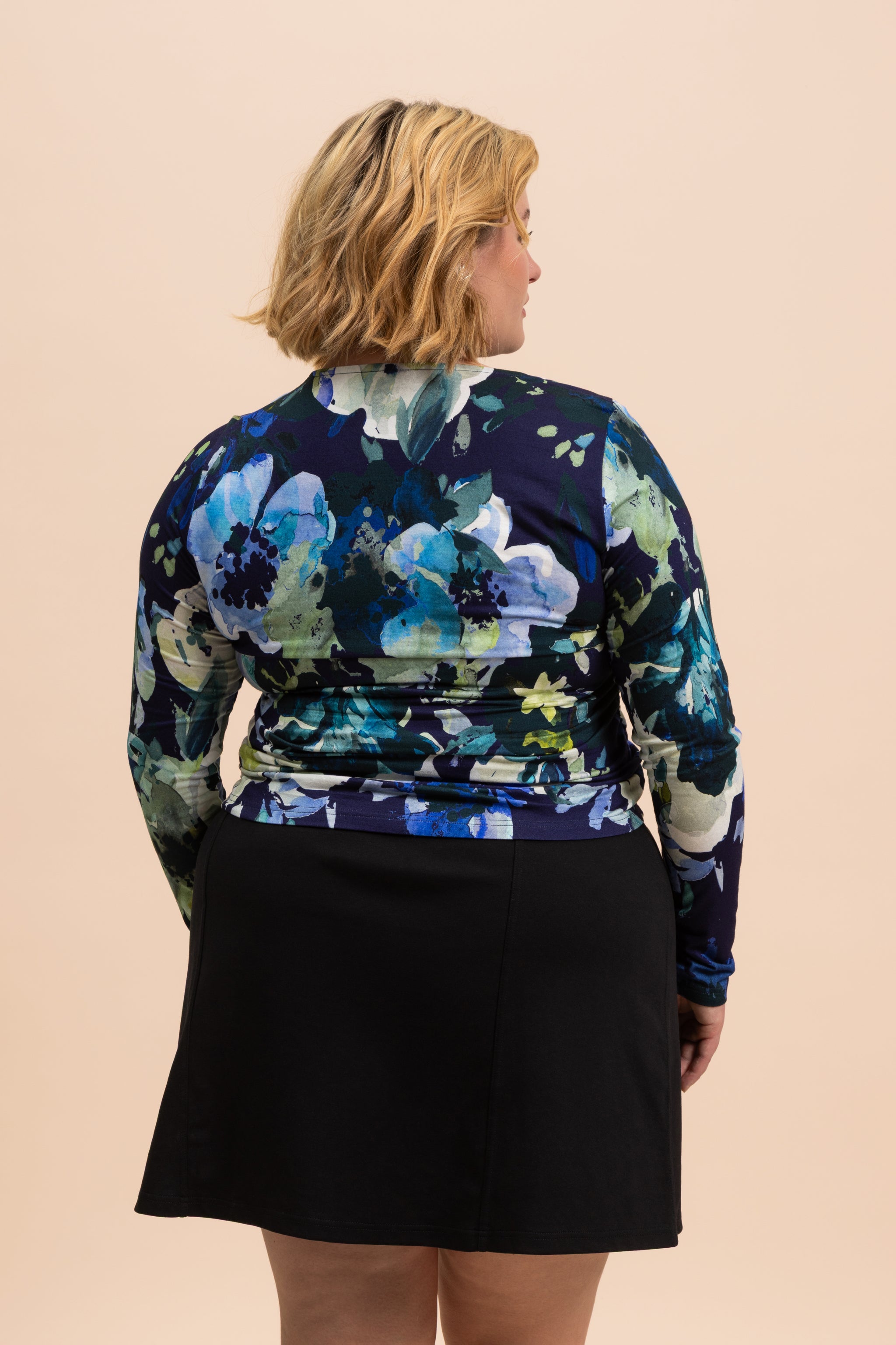 | modelheight:170, size:XL
