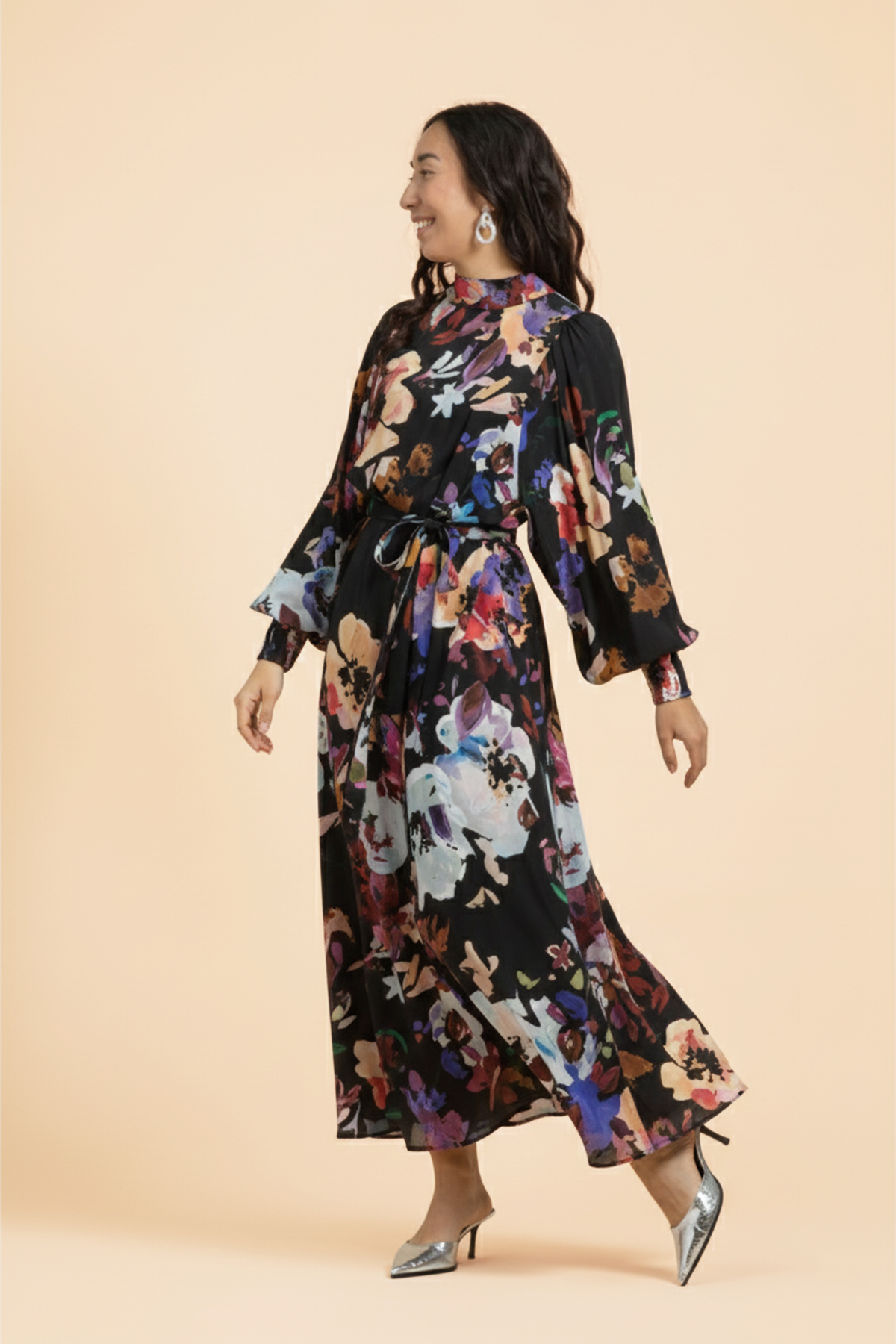 | modelheight:169, size:XS
