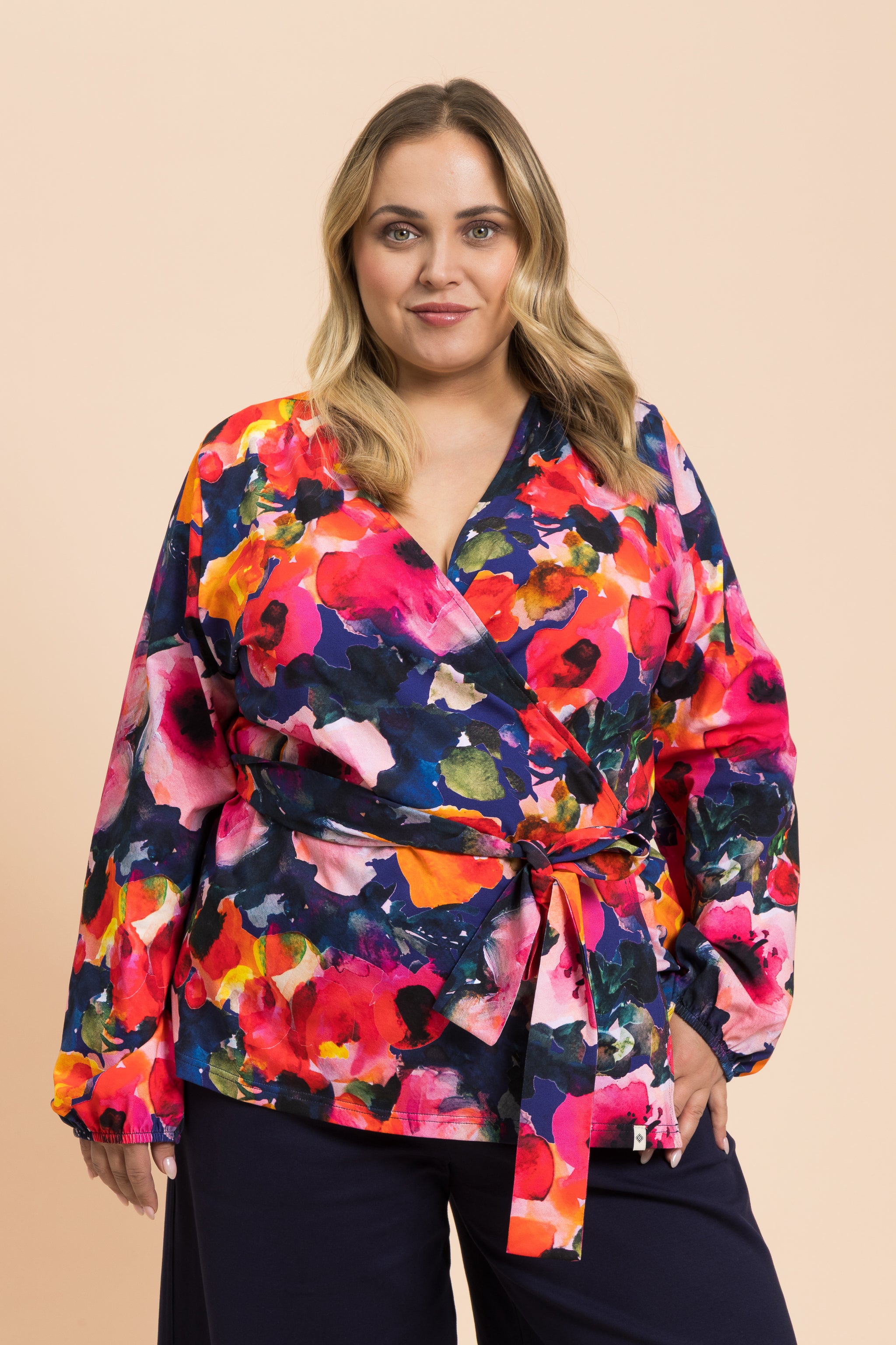 | modelheight:160, size:XL