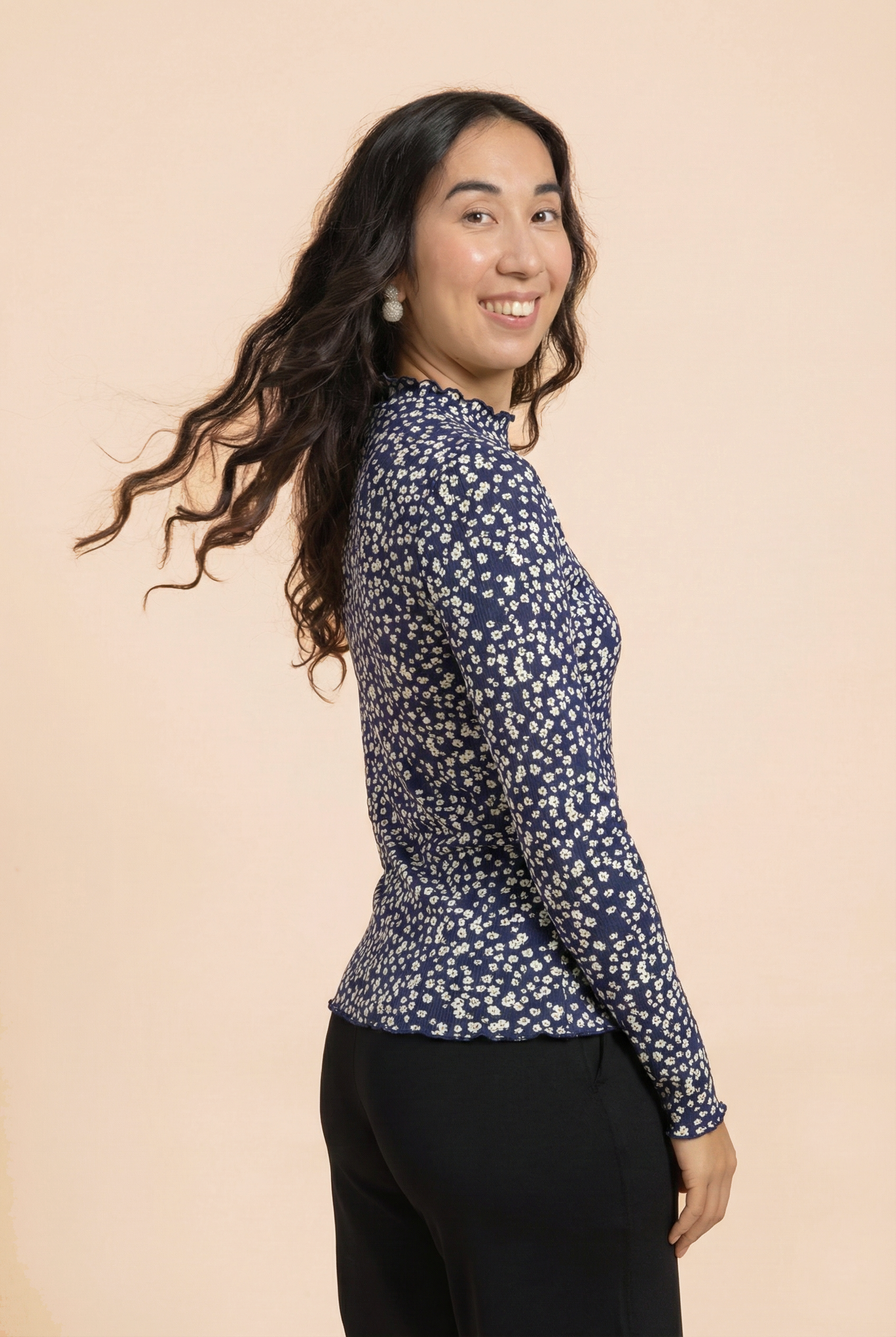 | modelheight:169, size:XS