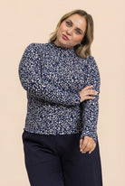 | modelheight:160, size:XL